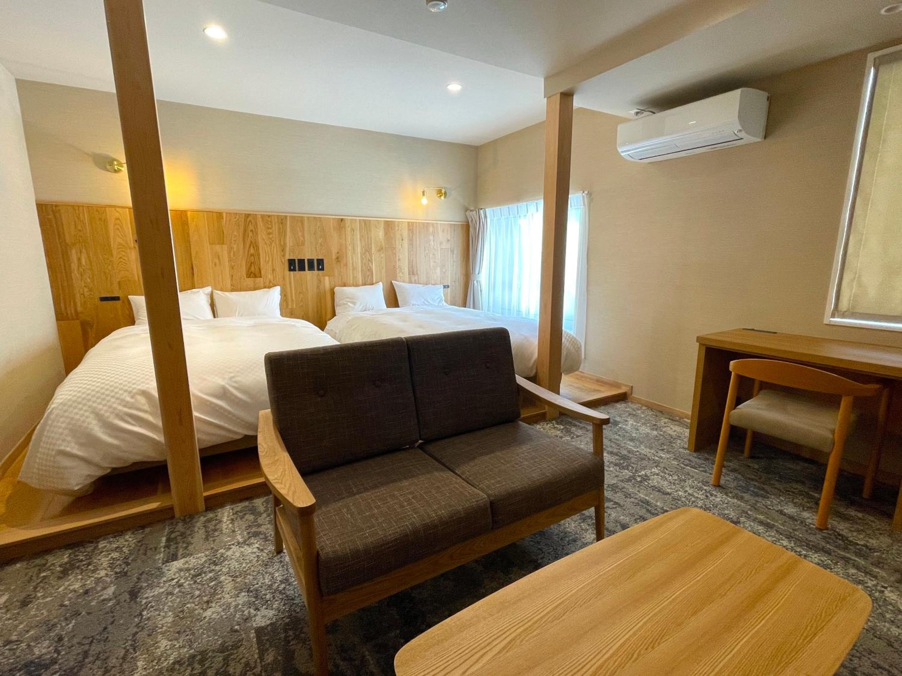Deluxe Double Room with Two Double Beds photo 1