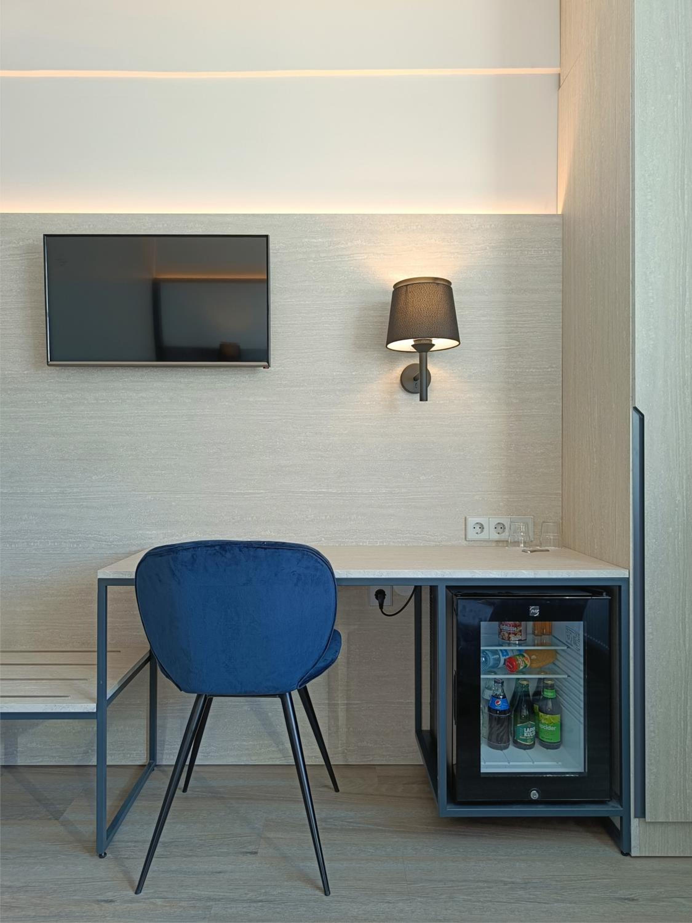 Single Room with Bathroom photo 1