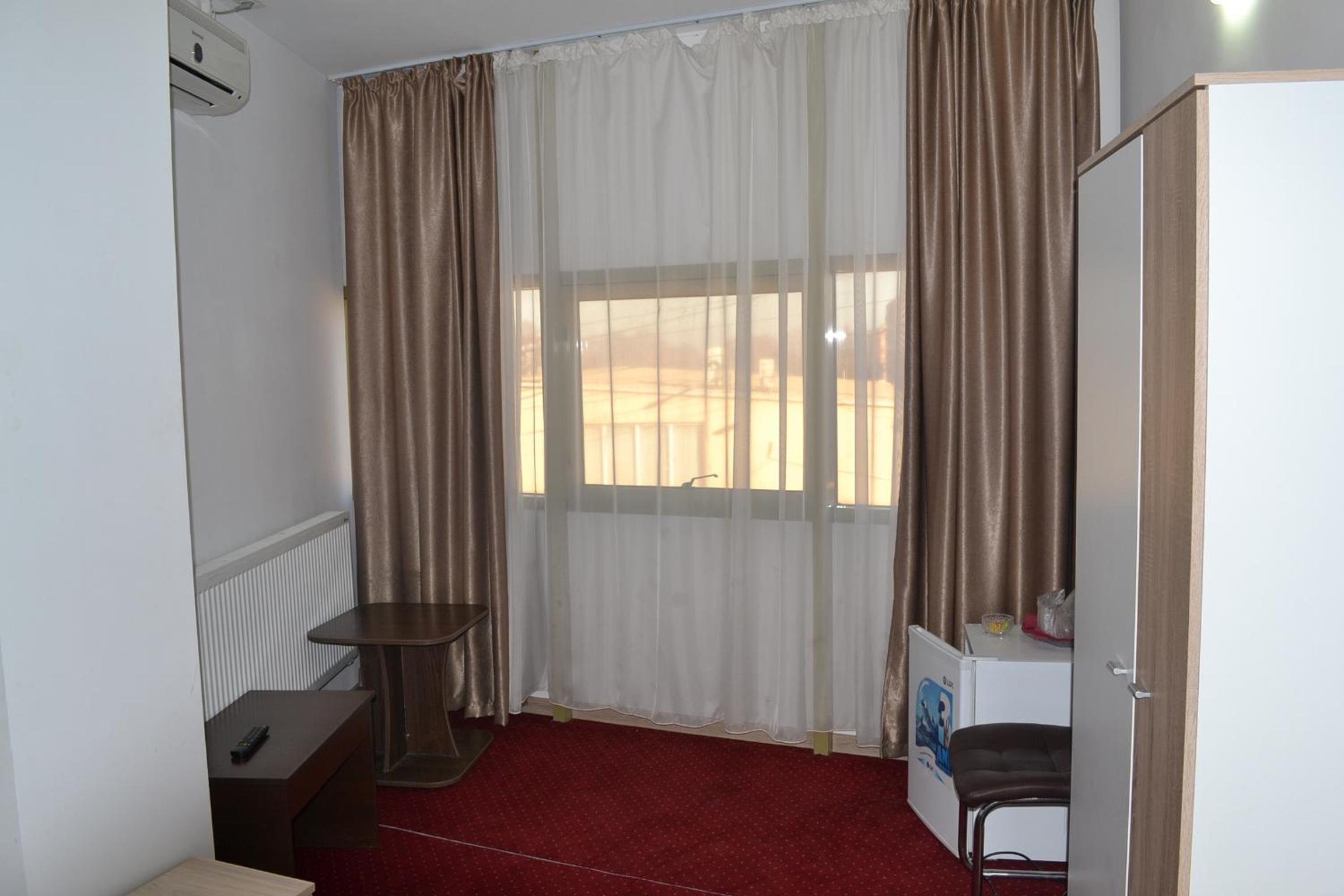 Double Room with Private Bathroom - Photo 81