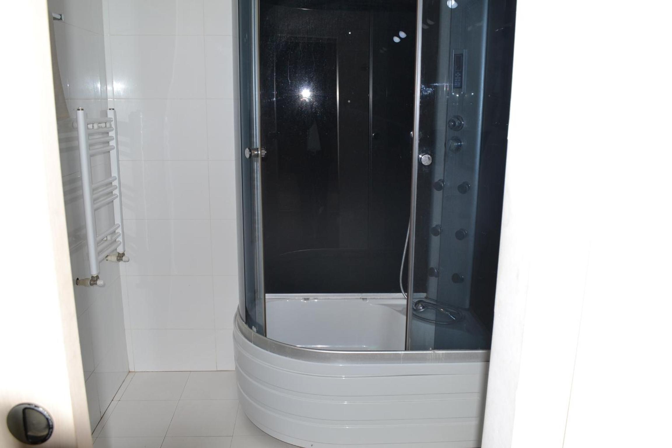 Double Room with Private Bathroom - Photo 73