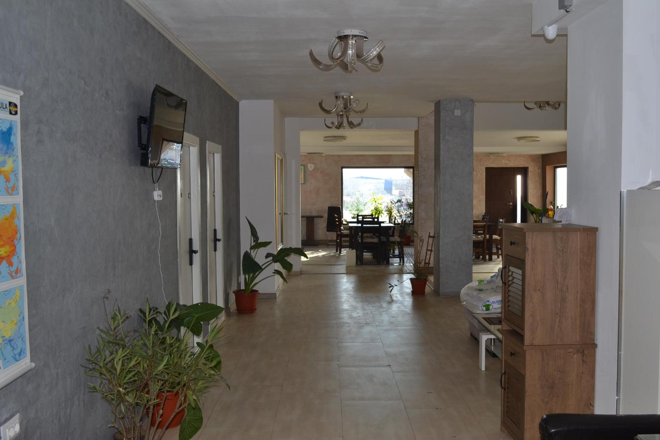 Double Room with Private Bathroom - Photo 13