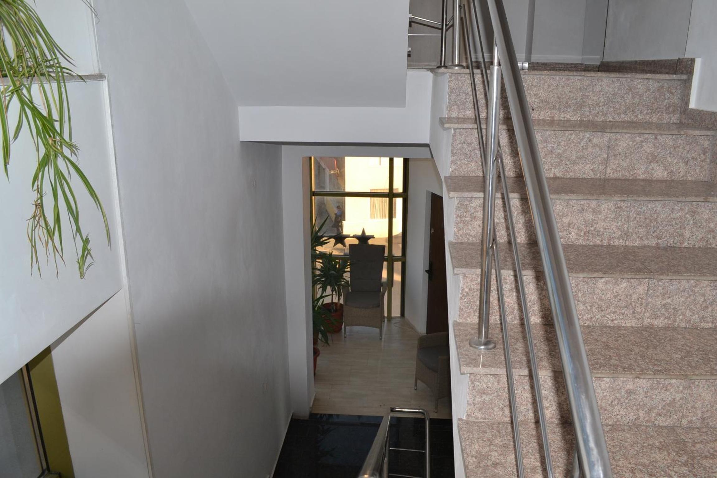 Double Room with Private Bathroom - Photo 56