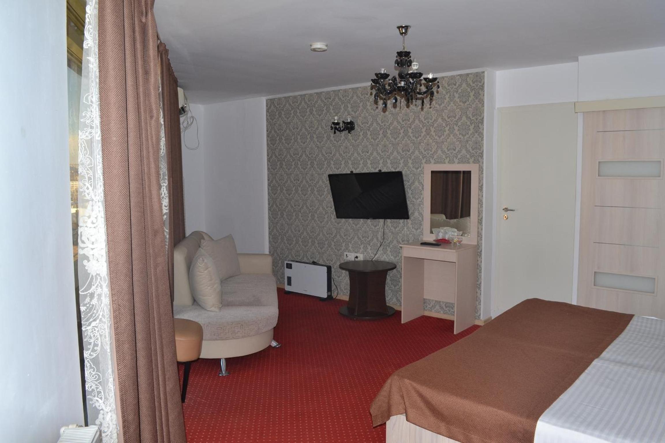 Double Room with Private Bathroom - Photo 113