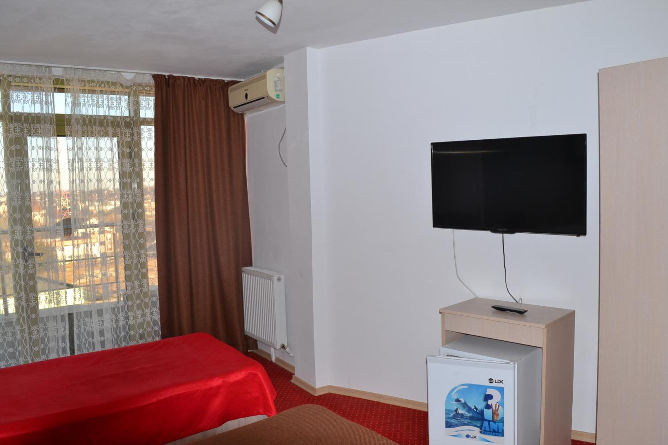 Double Room with Private Bathroom - Photo 57