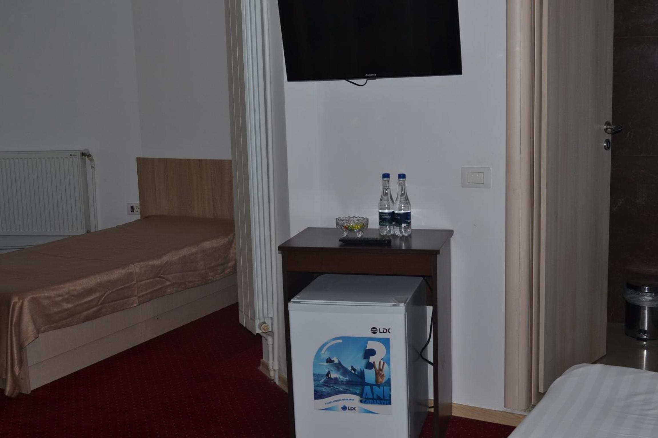 Double Room with Private Bathroom - Photo 50