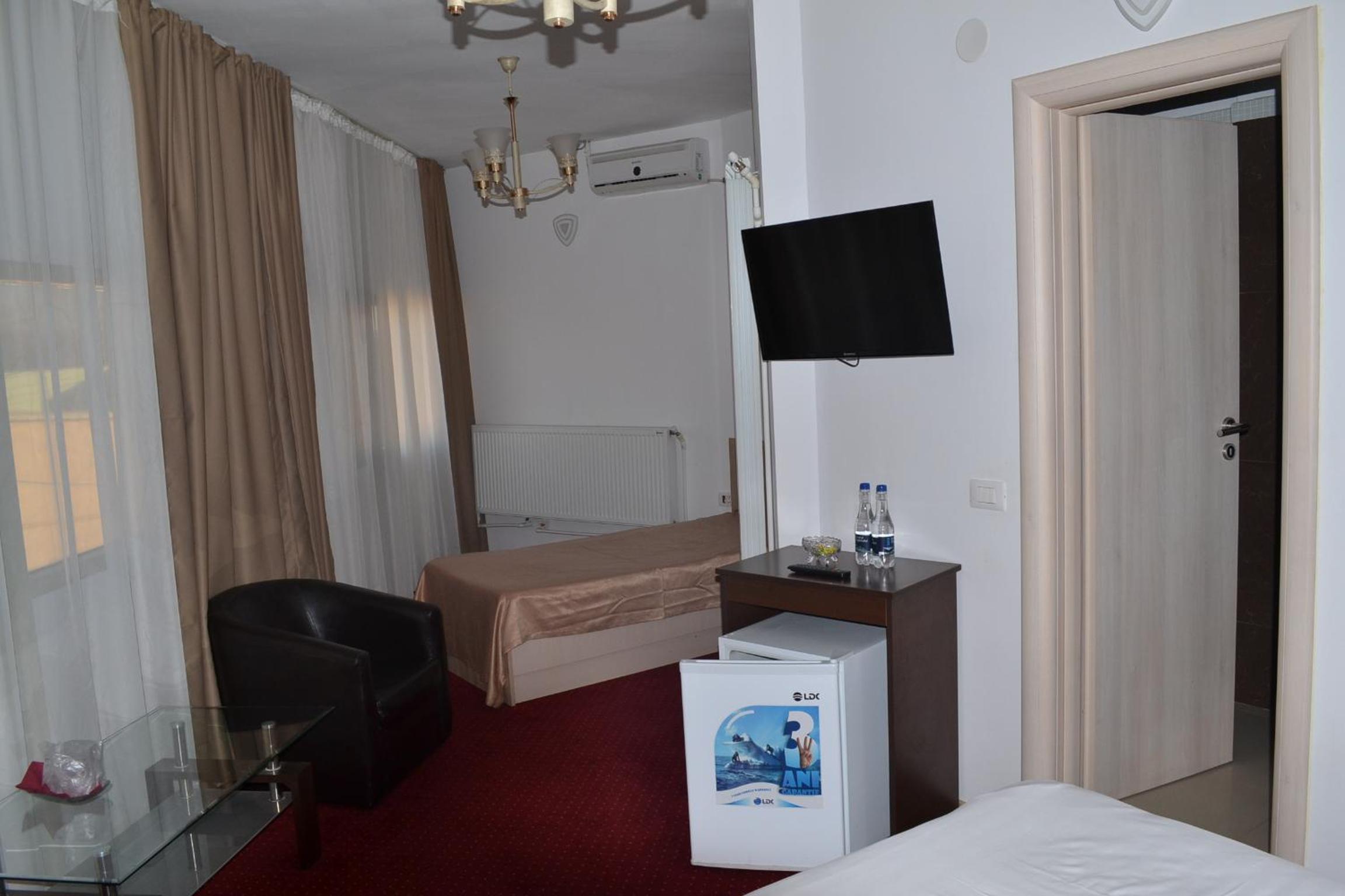 Double Room with Private Bathroom - Photo 103