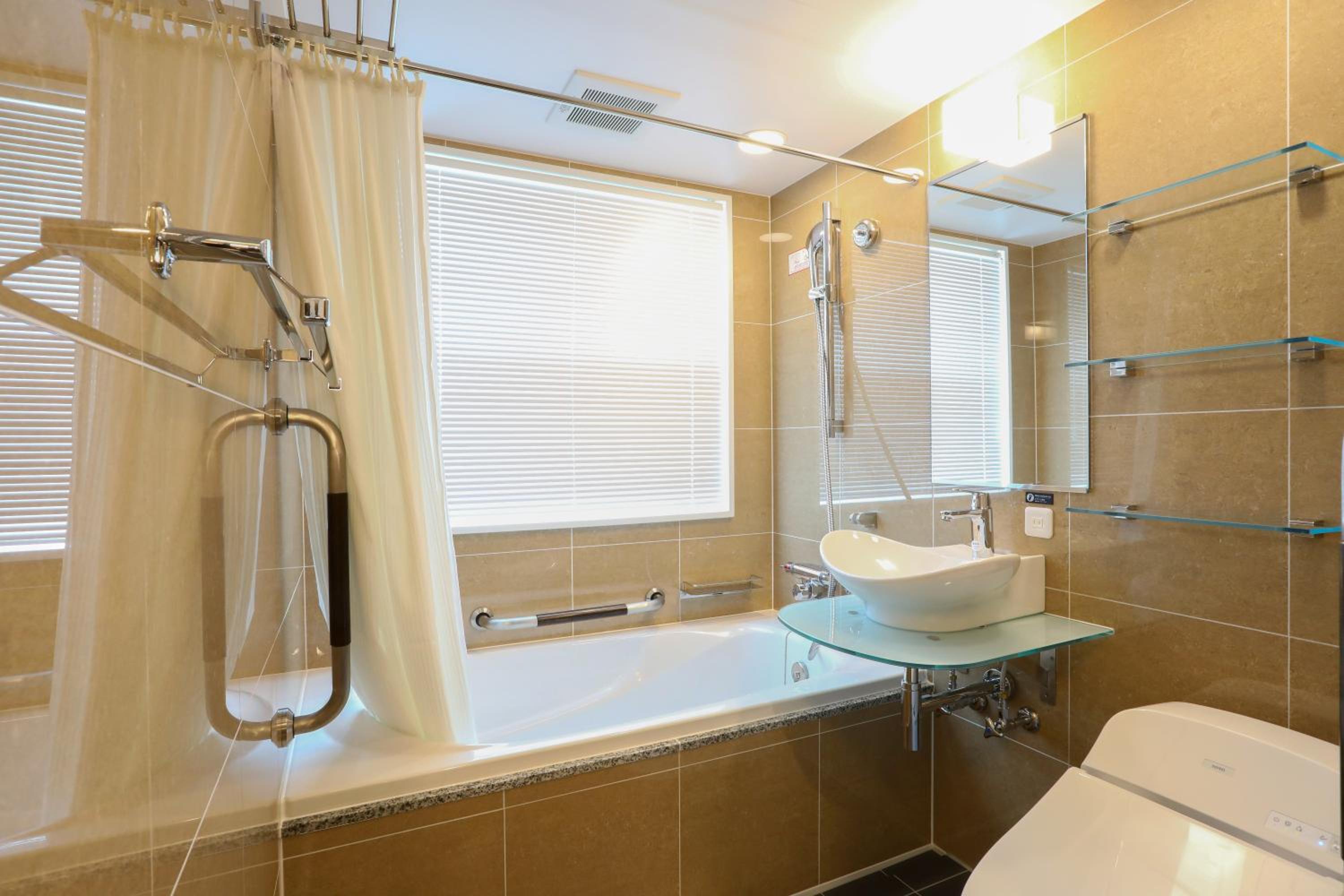 Superior Twin Room with View - Non-Smoking photo 2