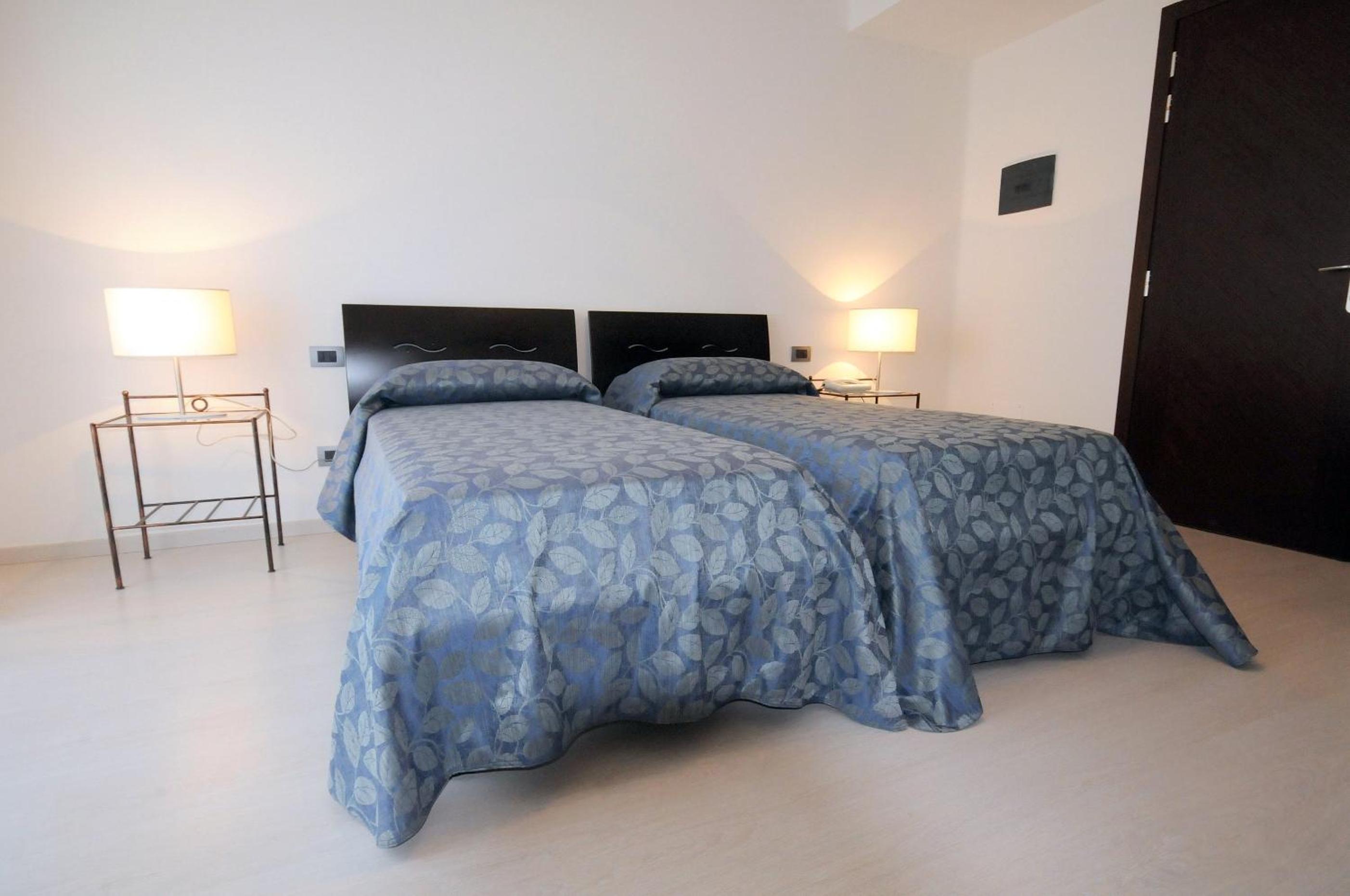 Standard Double or Twin Room - Photo 2