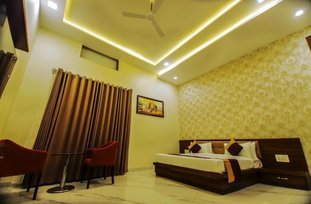 Deluxe Room - Photo 2