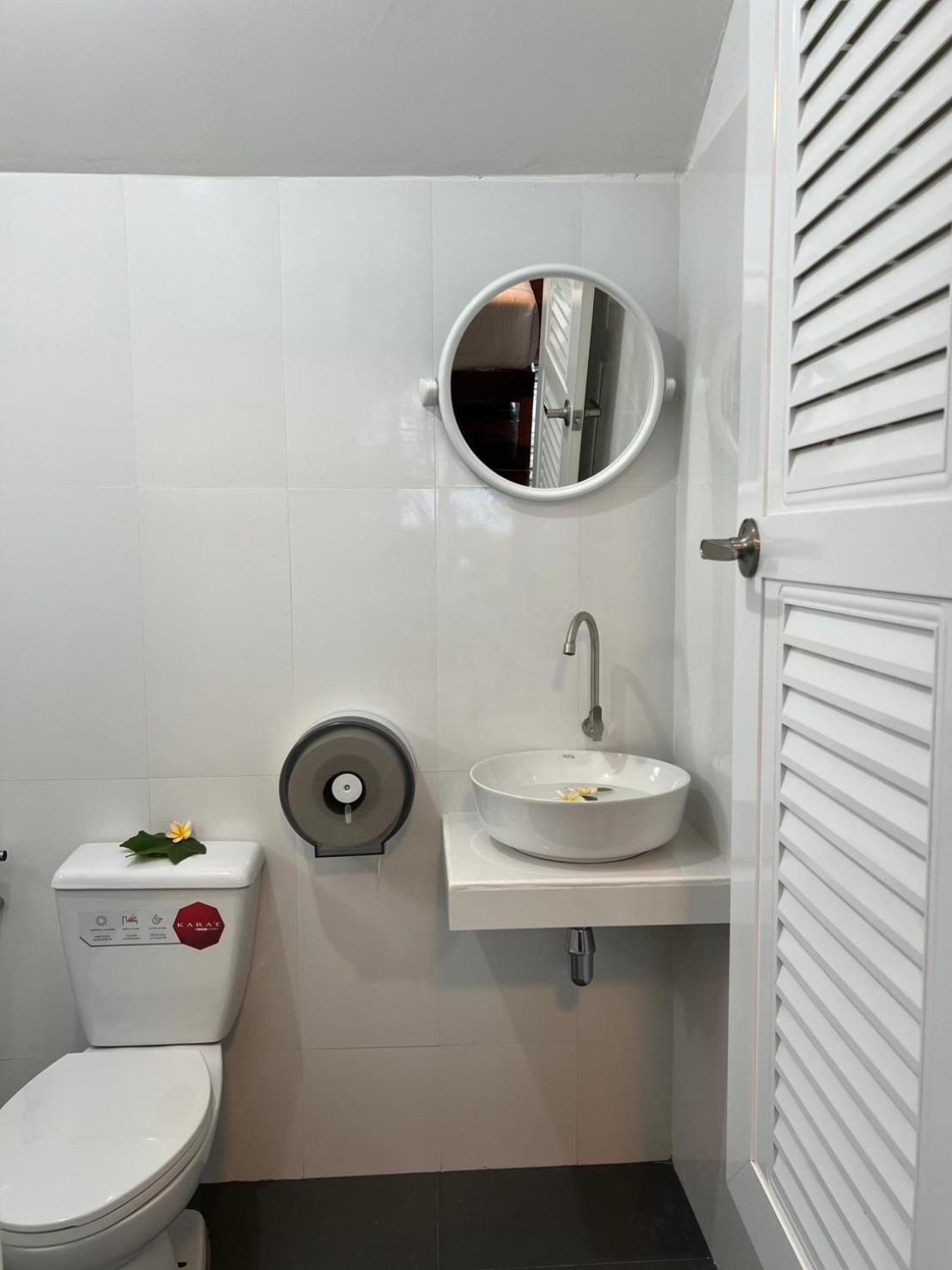 Superior Bungalow - Photo 8