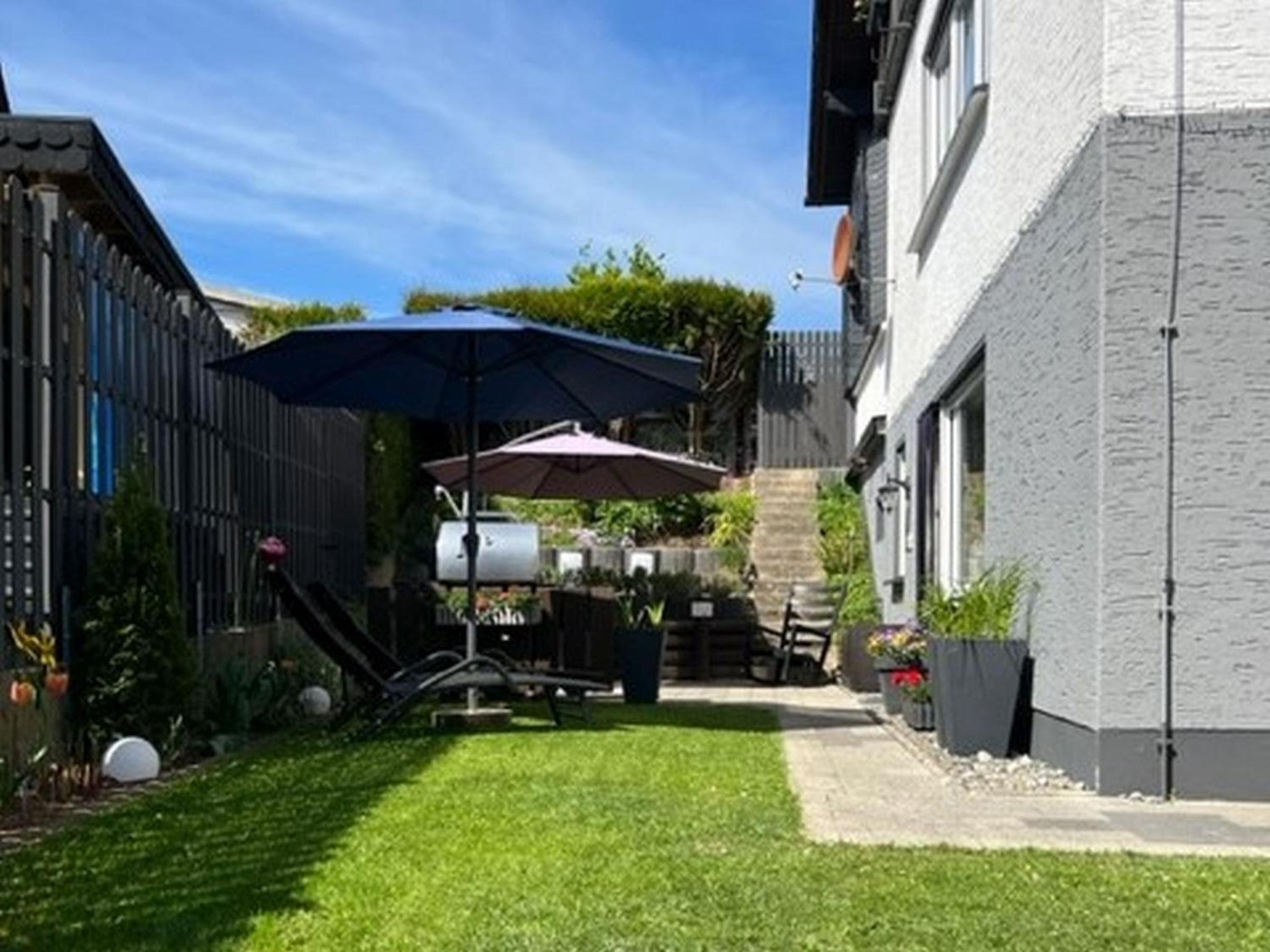 Two-Bedroom Deluxe Apartment with Garden View photo 2