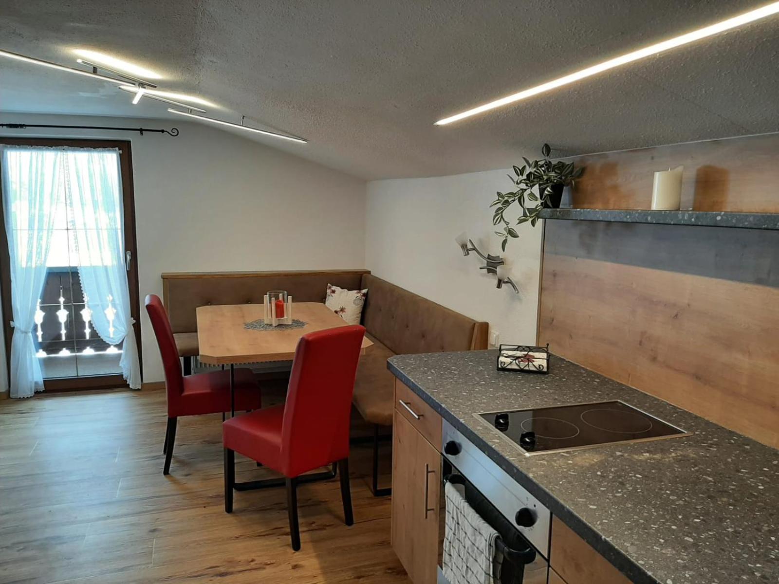 Apartment with Balcony photo 3