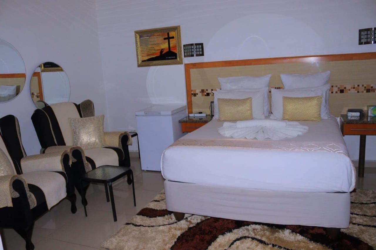 Superior King Room photo 2