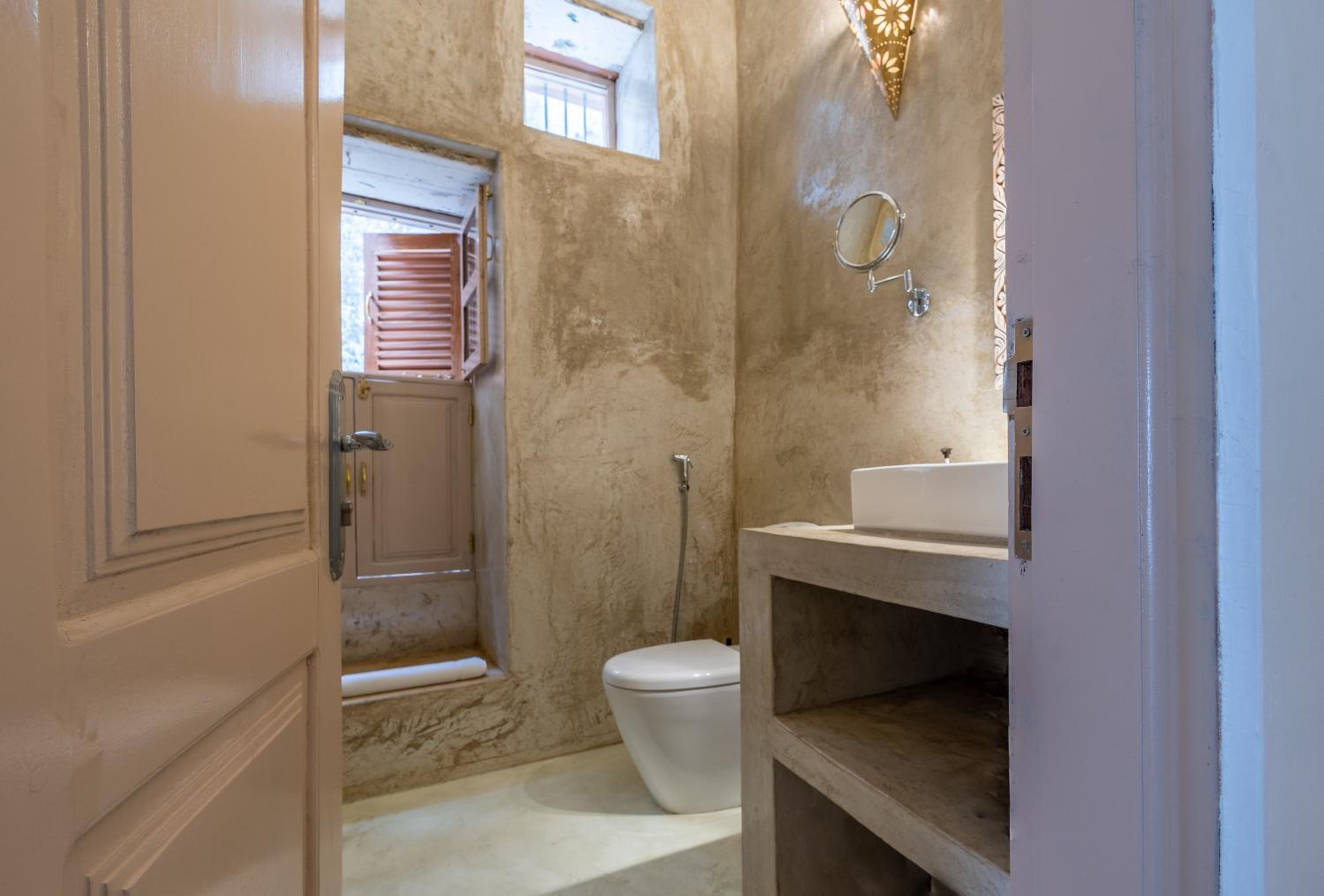 Suite - Photo 17