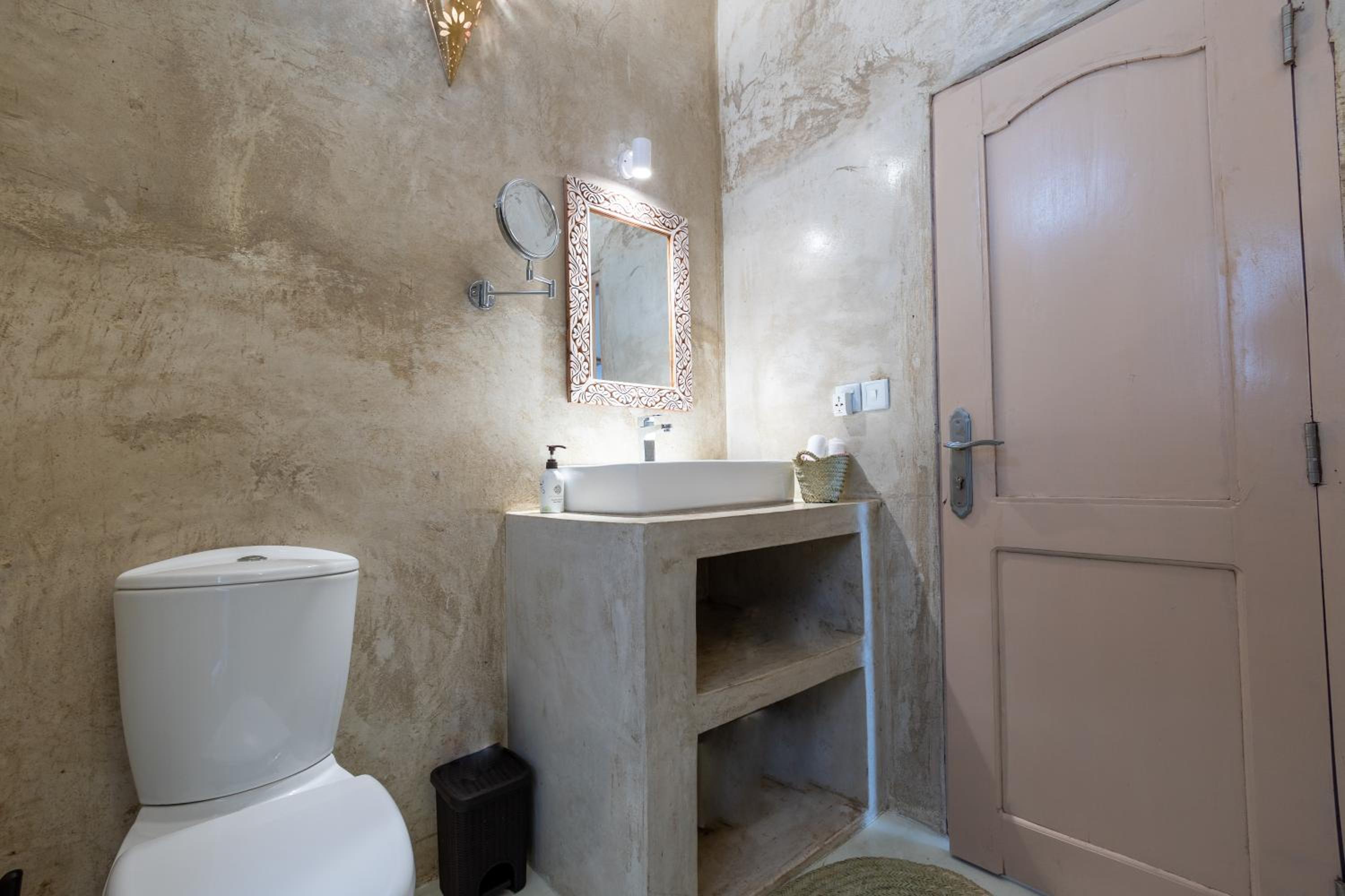 Suite - Photo 8