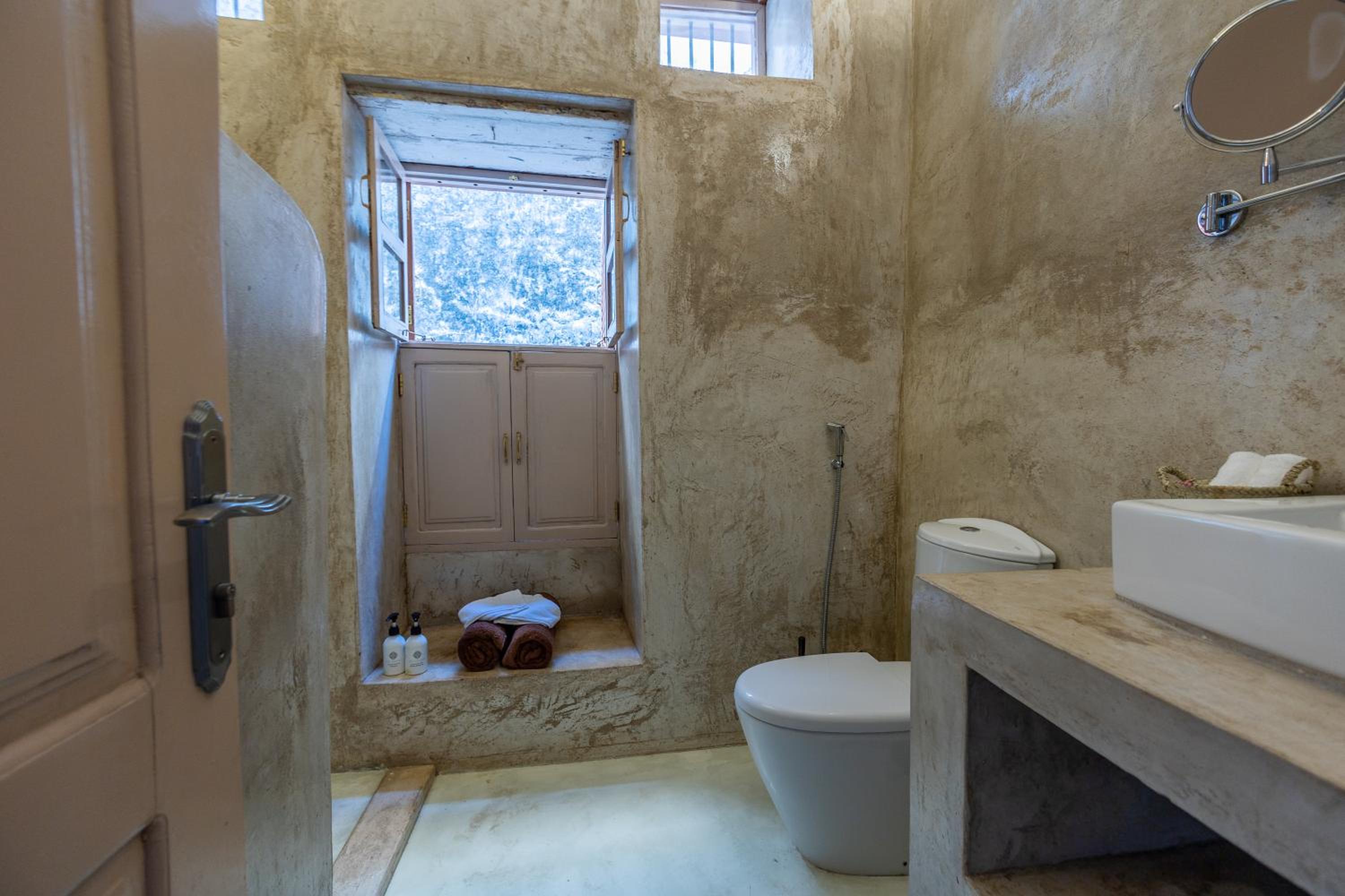 Suite - Photo 10