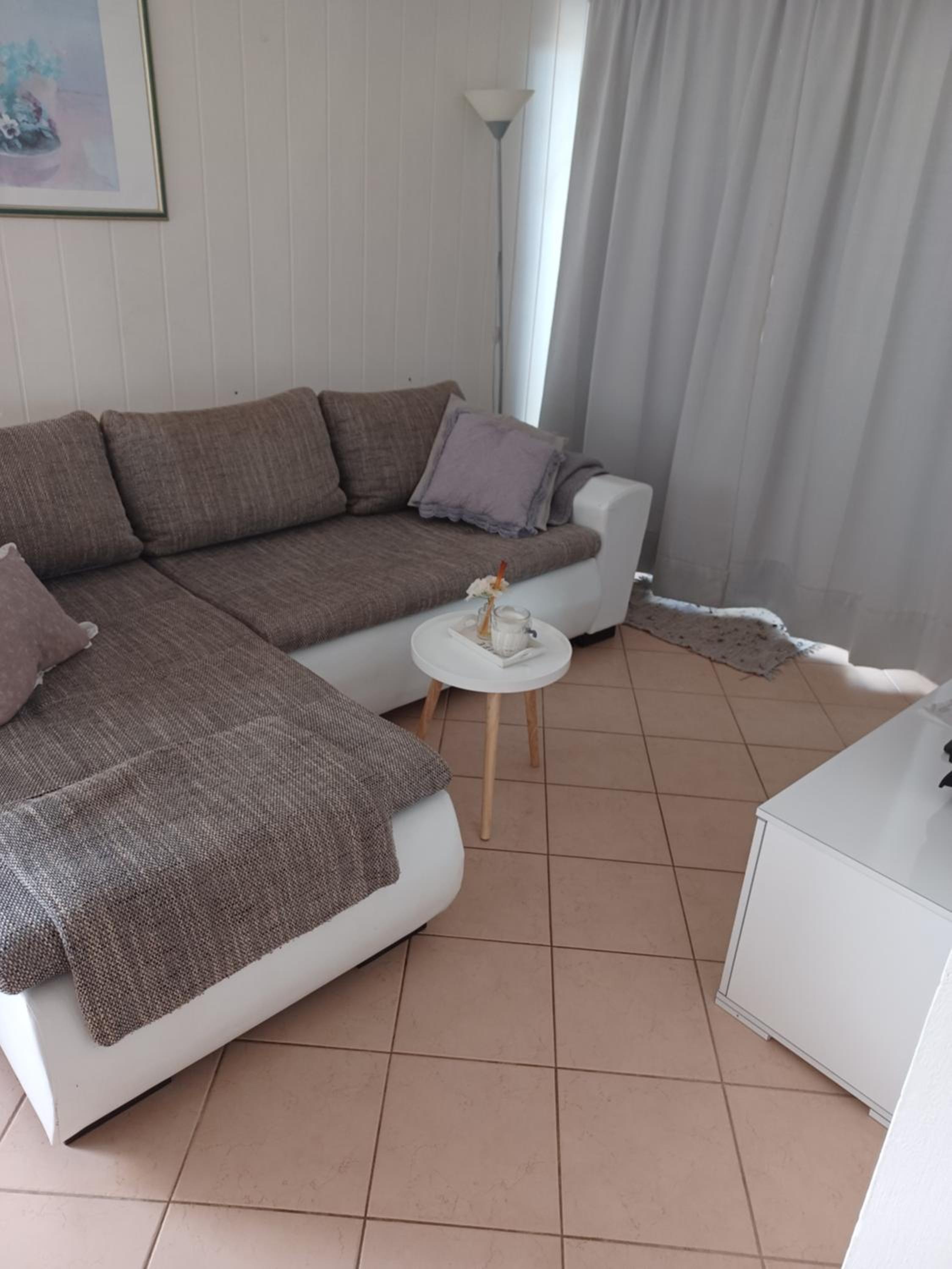 One-Bedroom Apartment with Balcony and Sea View photo 3