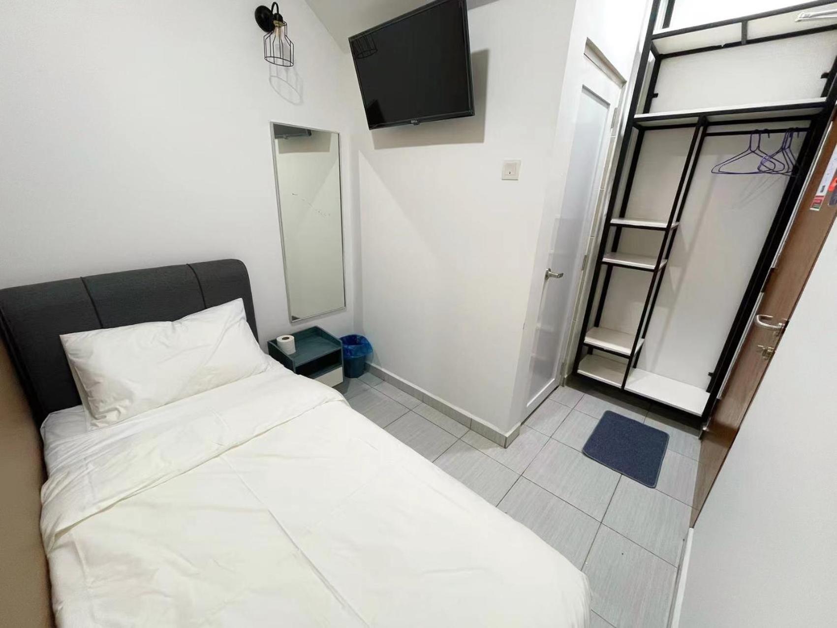 Single Room photo 2