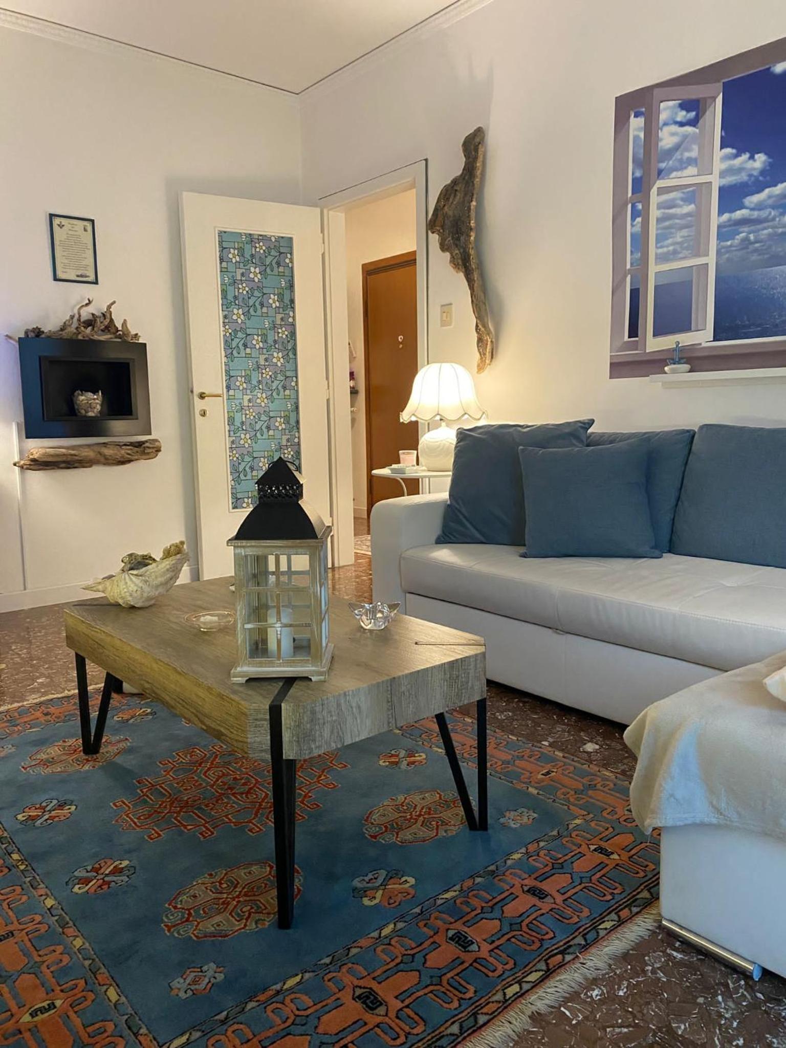 Deluxe Apartment photo 2