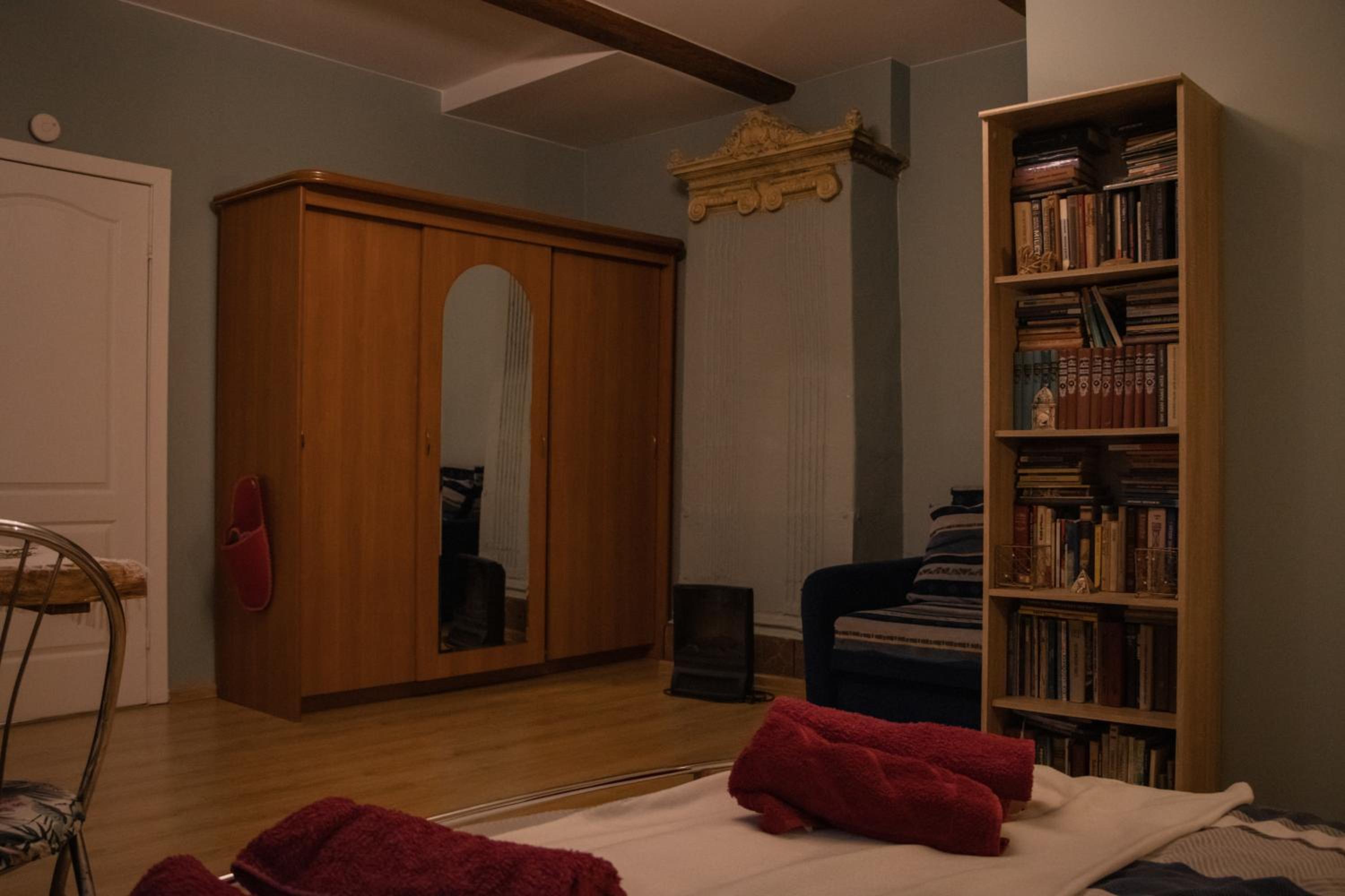 Studio Apartment - Photo 11