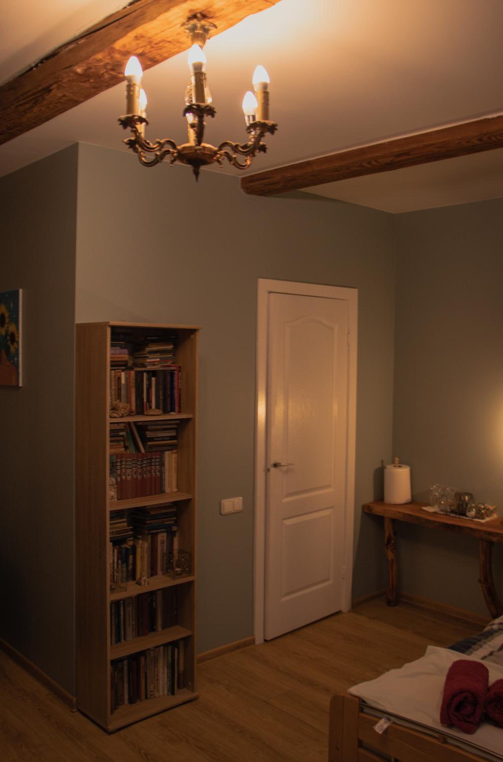 Studio Apartment - Photo 1