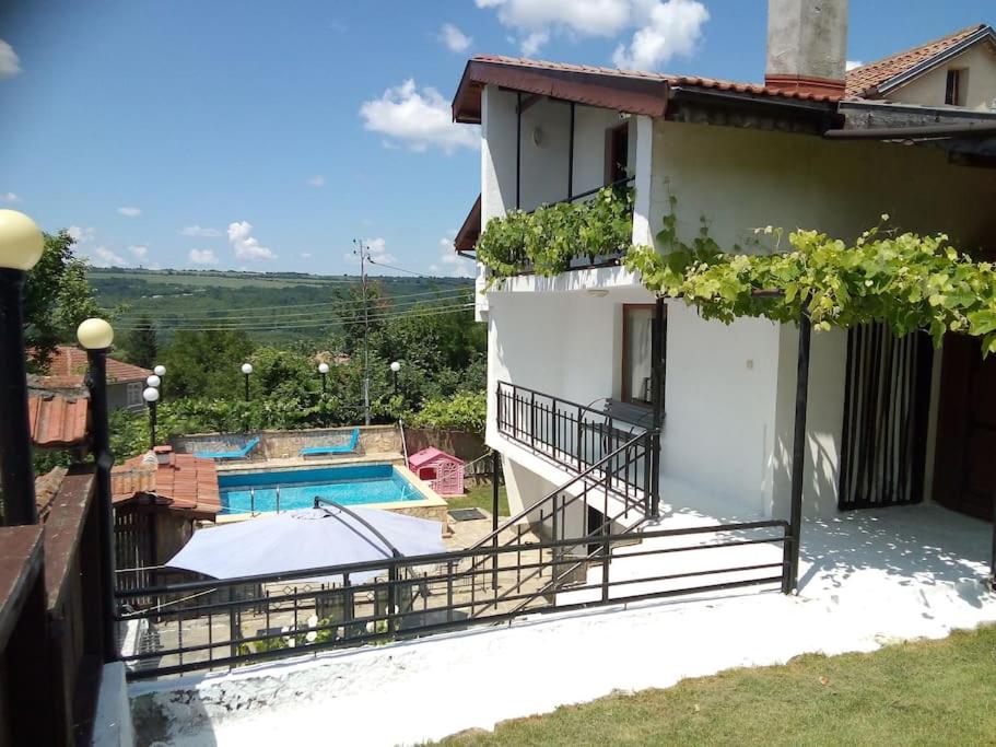 Villa photo 3