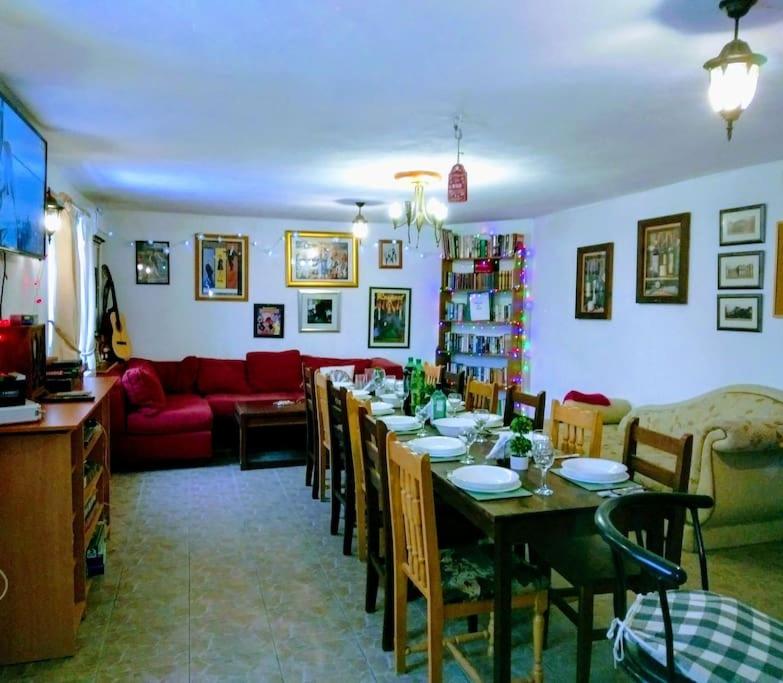 Villa photo 2