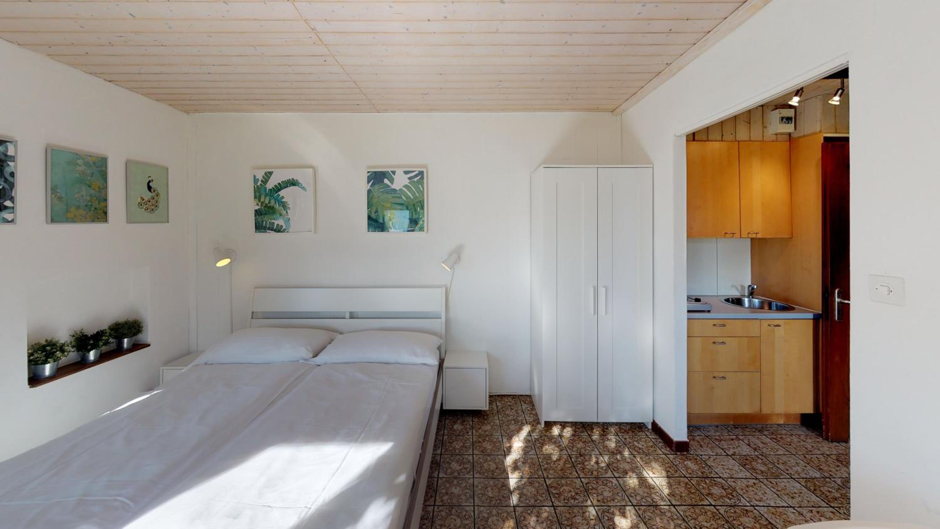 Classic Studio Apartment photo 2