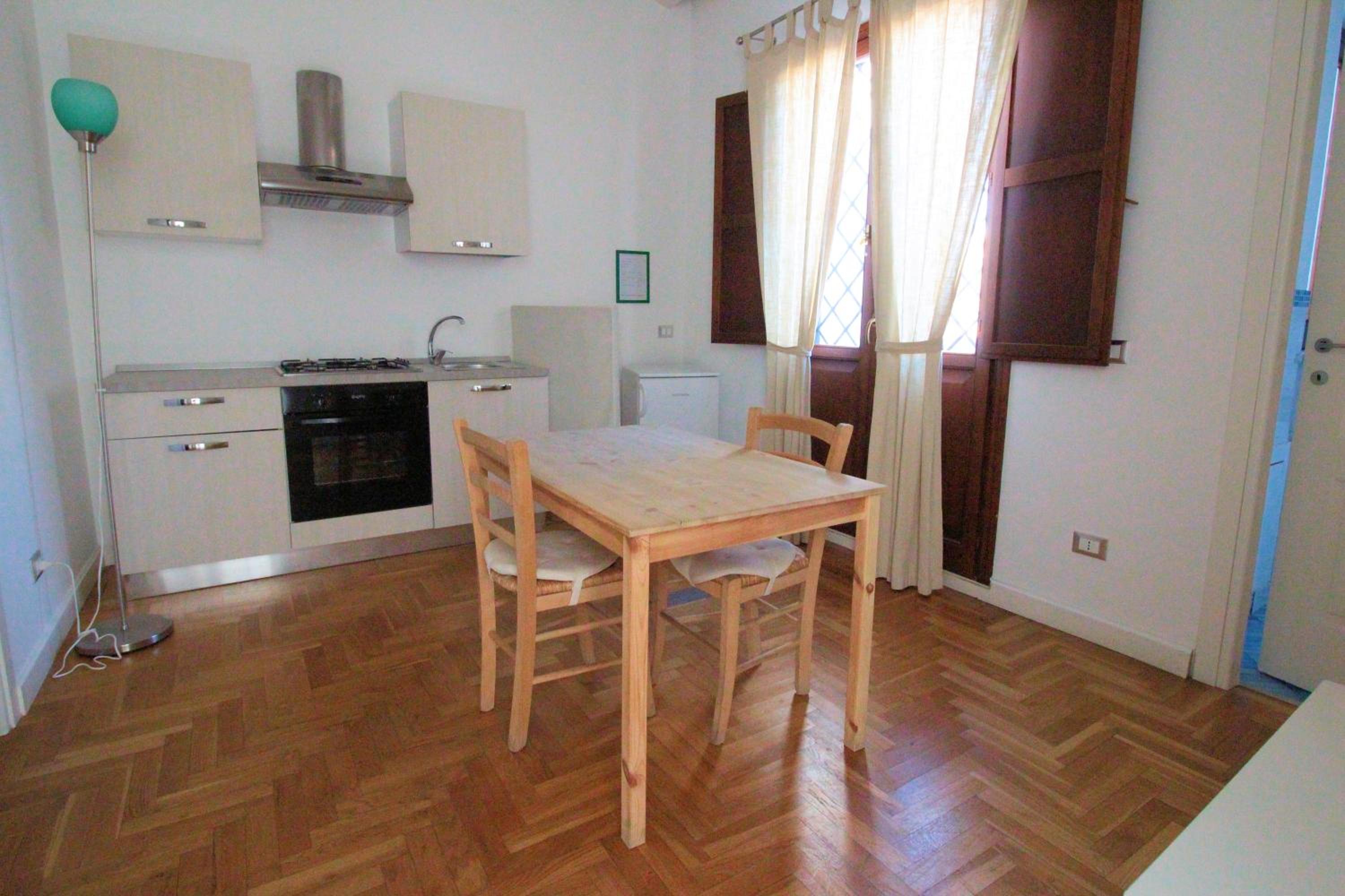 Double Room with Balcony - Photo 32