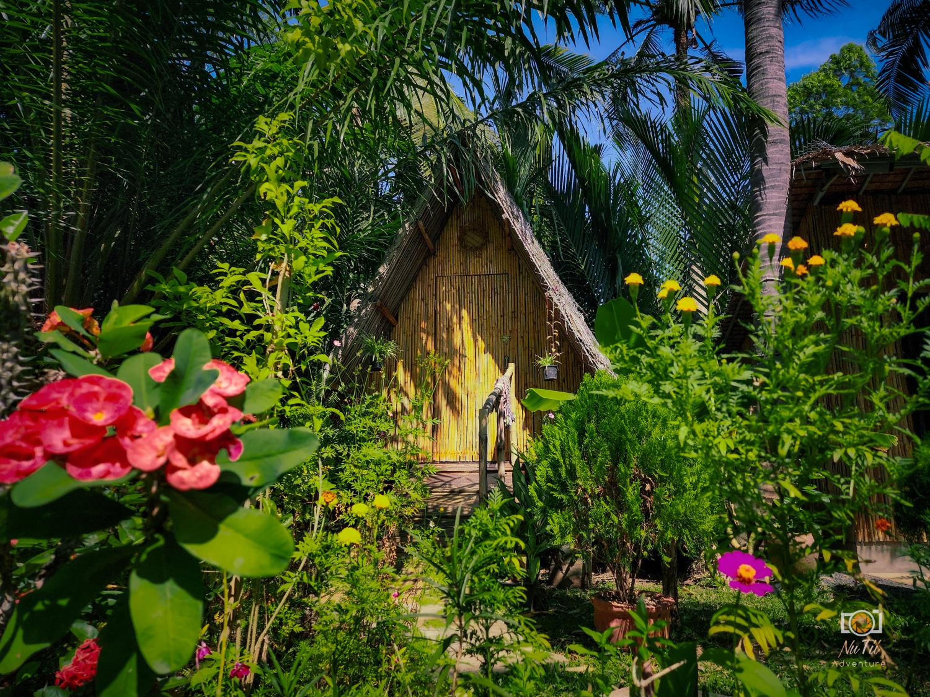 Hut - Water Front  - Photo 6