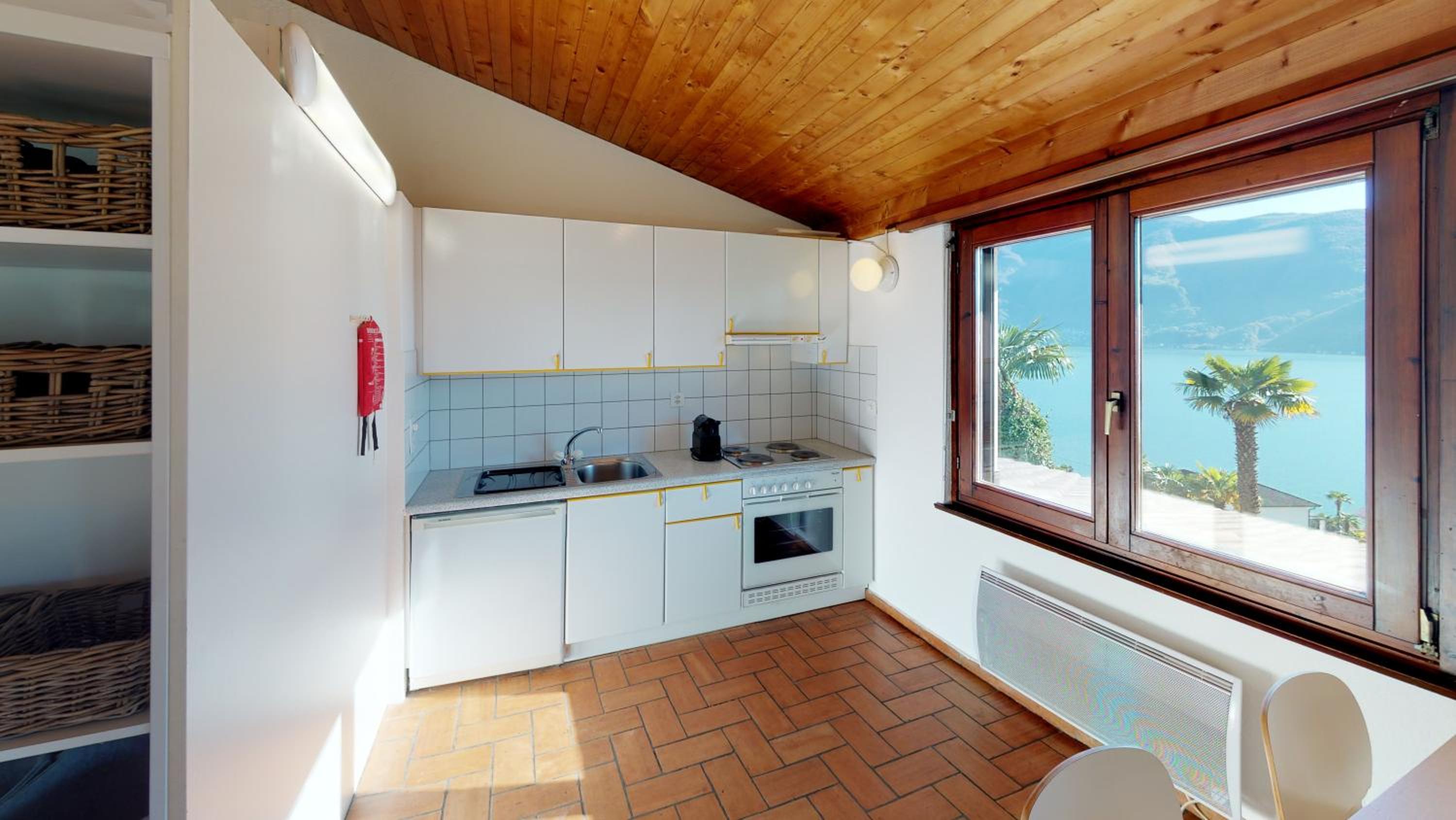 Classic One-Bedroom Apartment photo 3