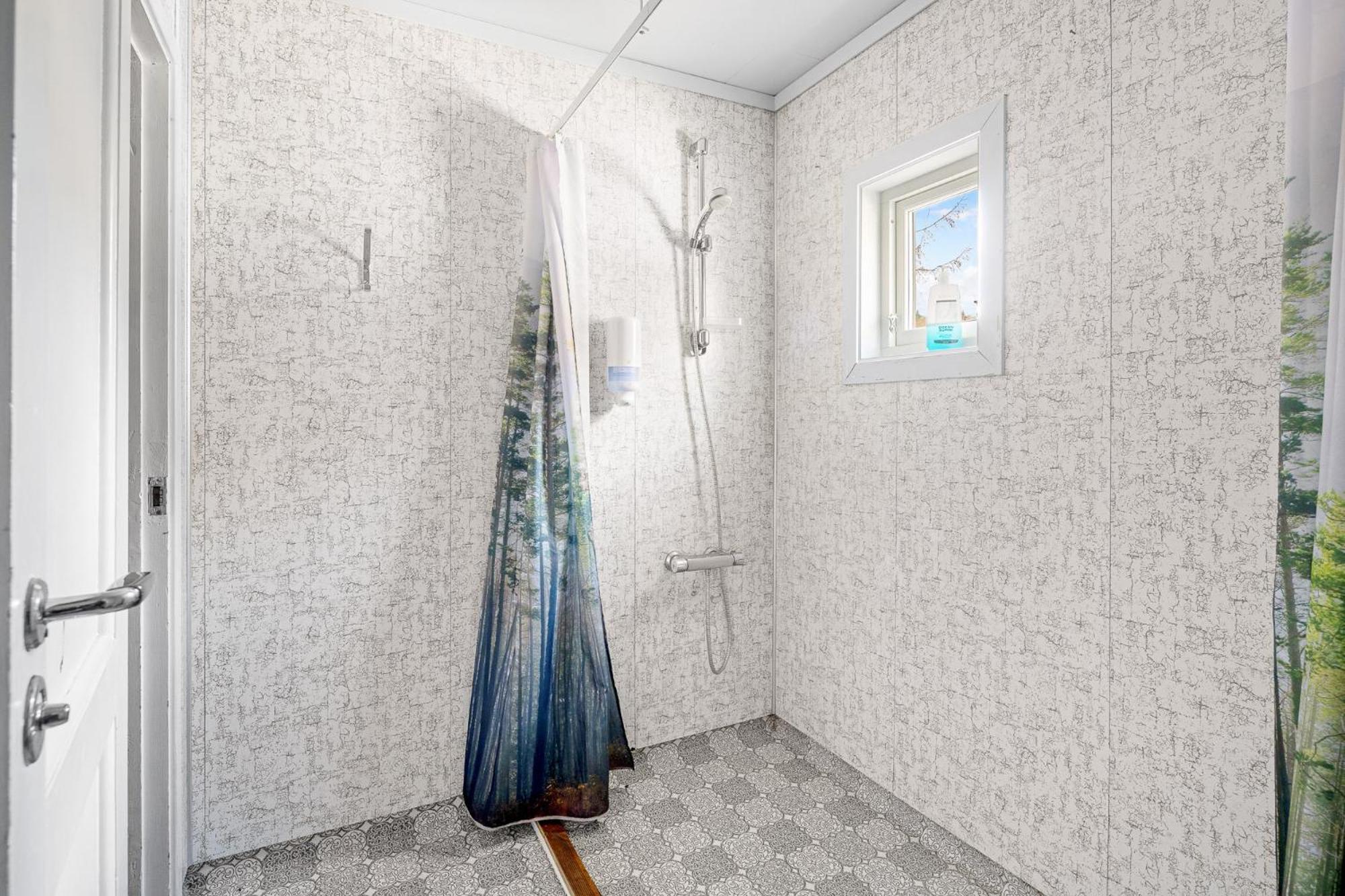 Standard Double Room with Shared Bathroom photo 3