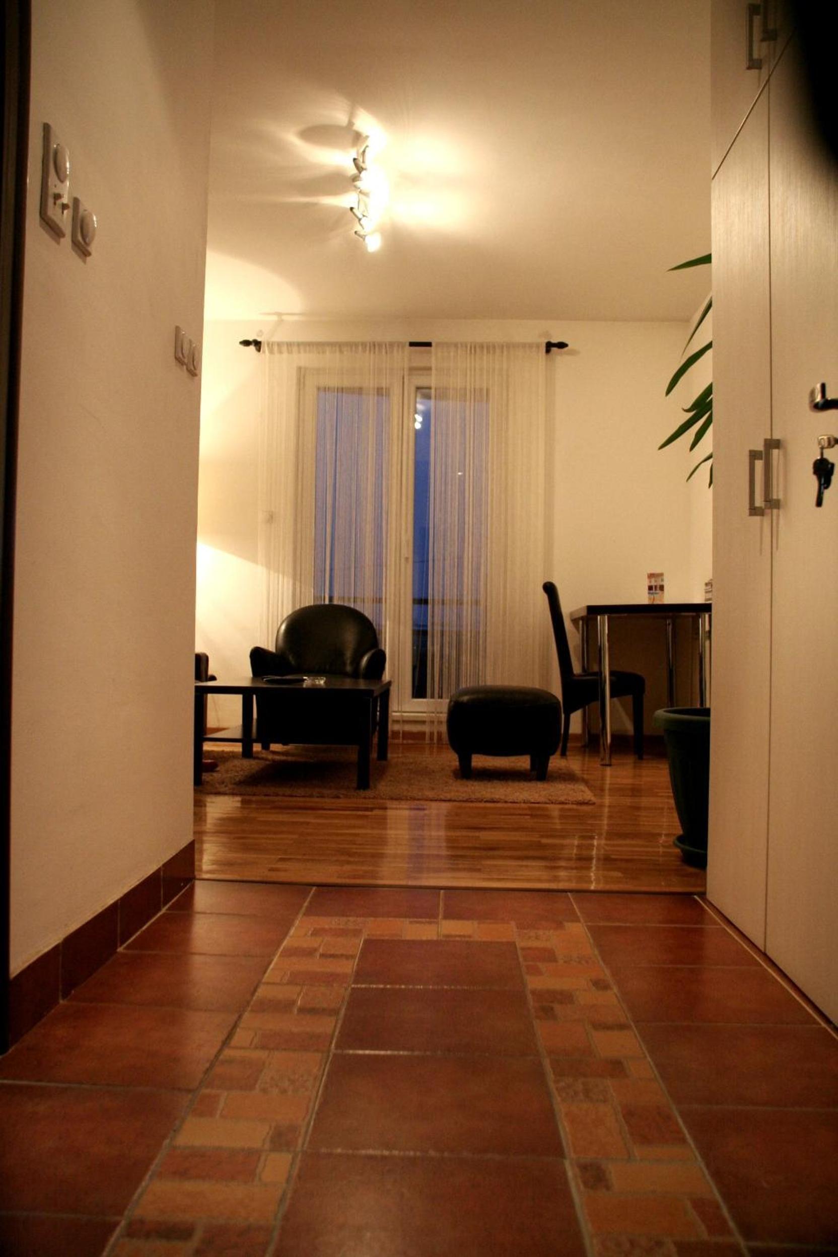 Suite with Pool View - Photo 21