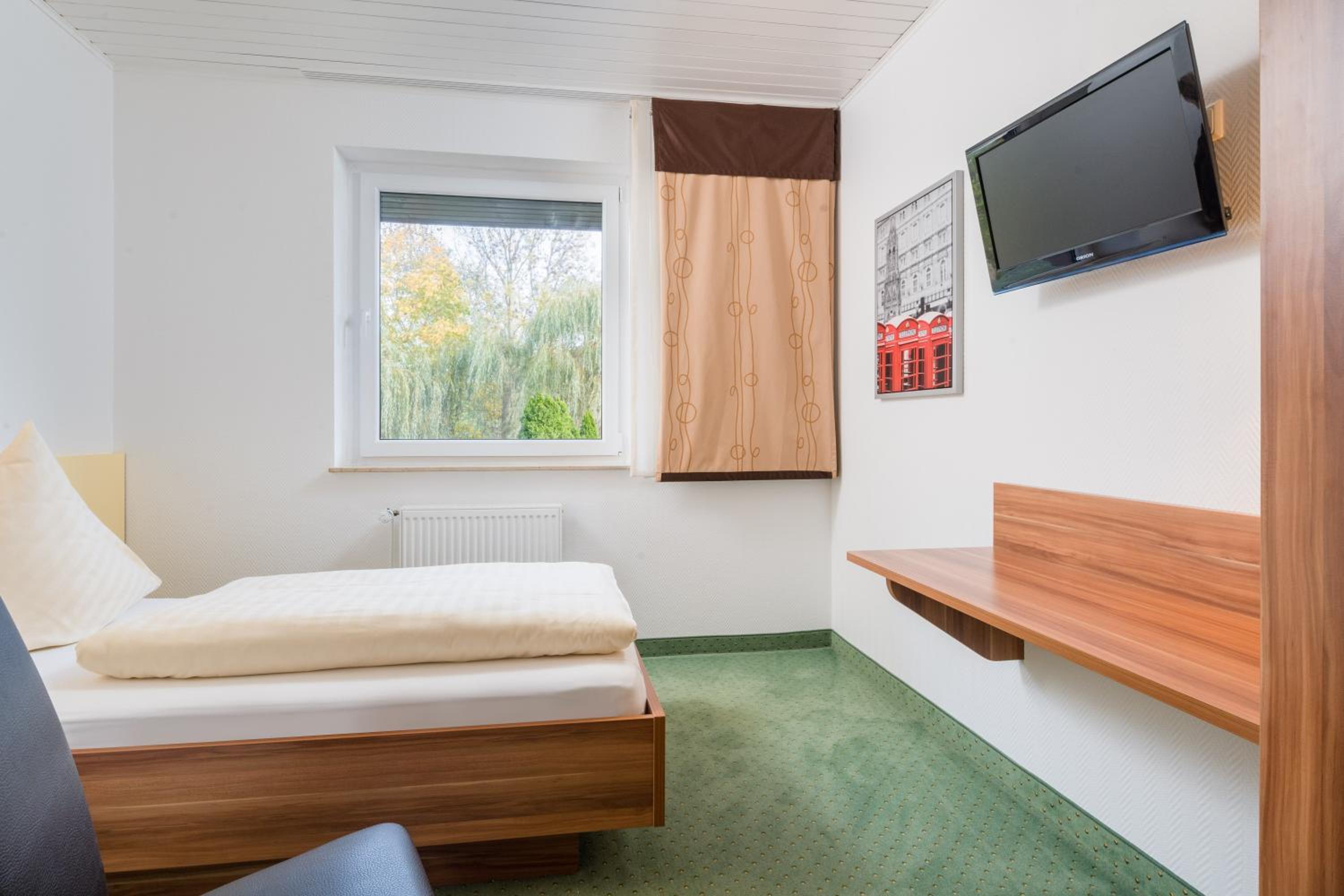 Single Room photo 2