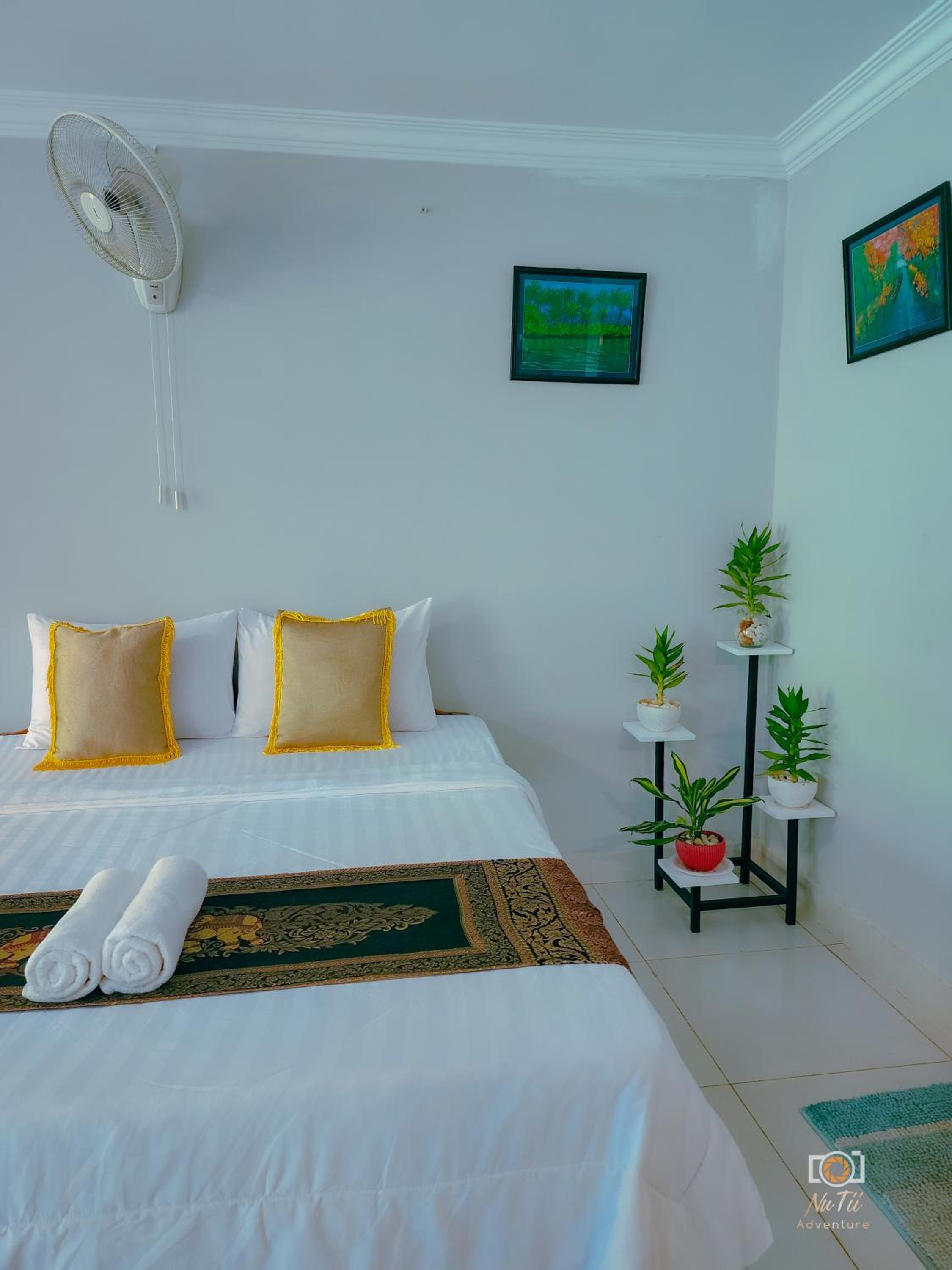 Family Room with Garden View - Photo 4