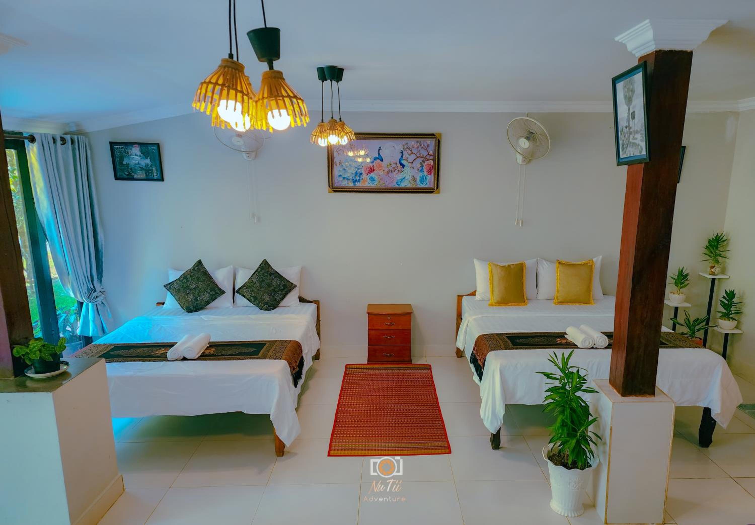 Family Room with Garden View - Photo 7