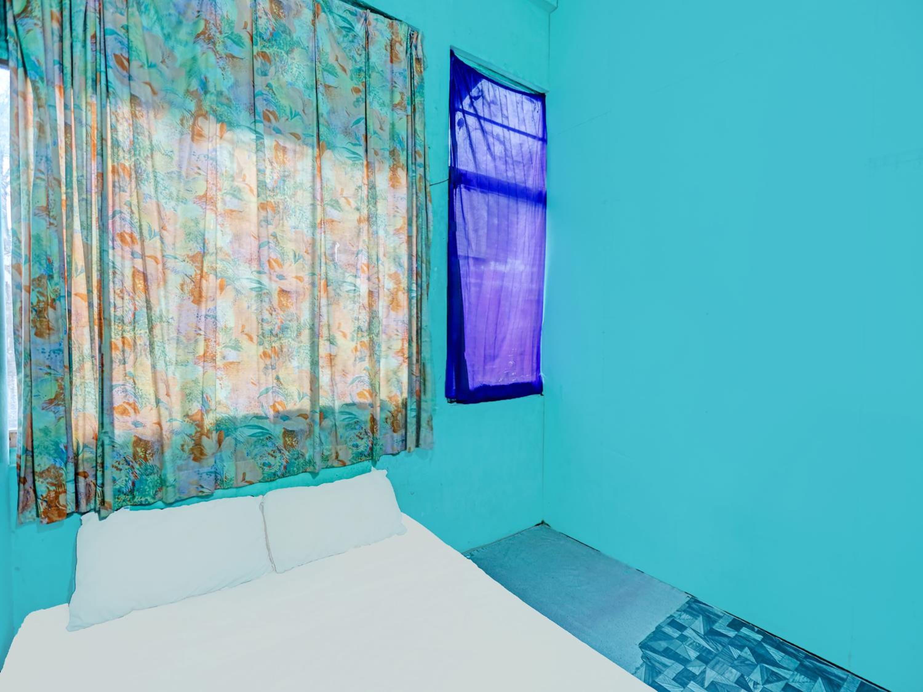 Budget Double Room photo 2