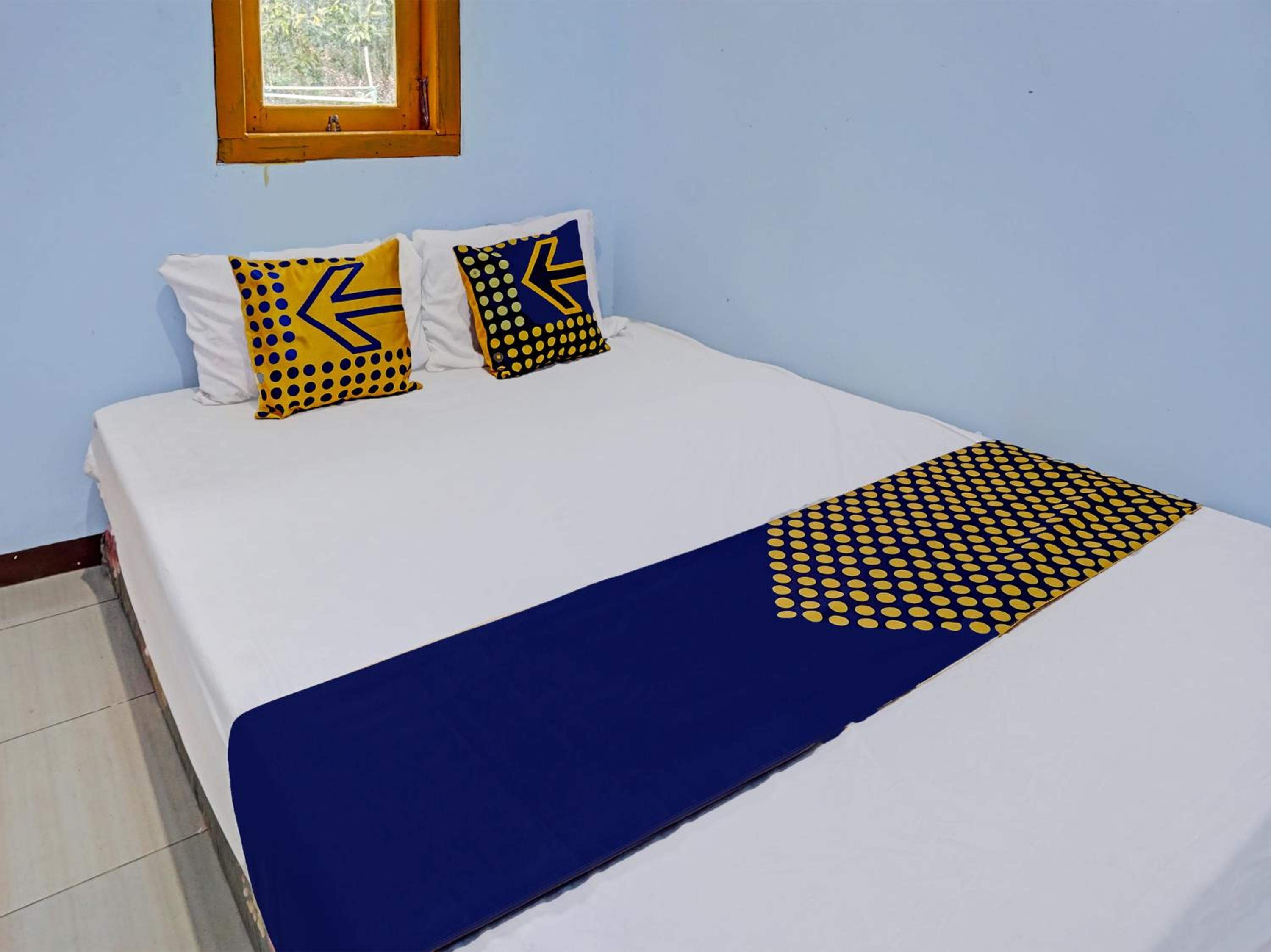 Budget Double Room - Photo 5