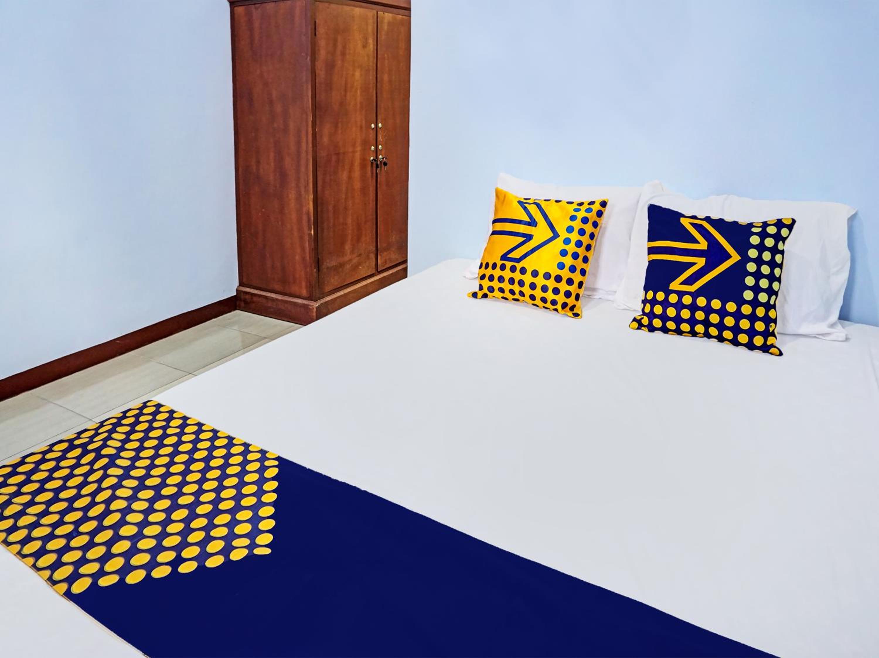 Budget Double Room - Photo 6