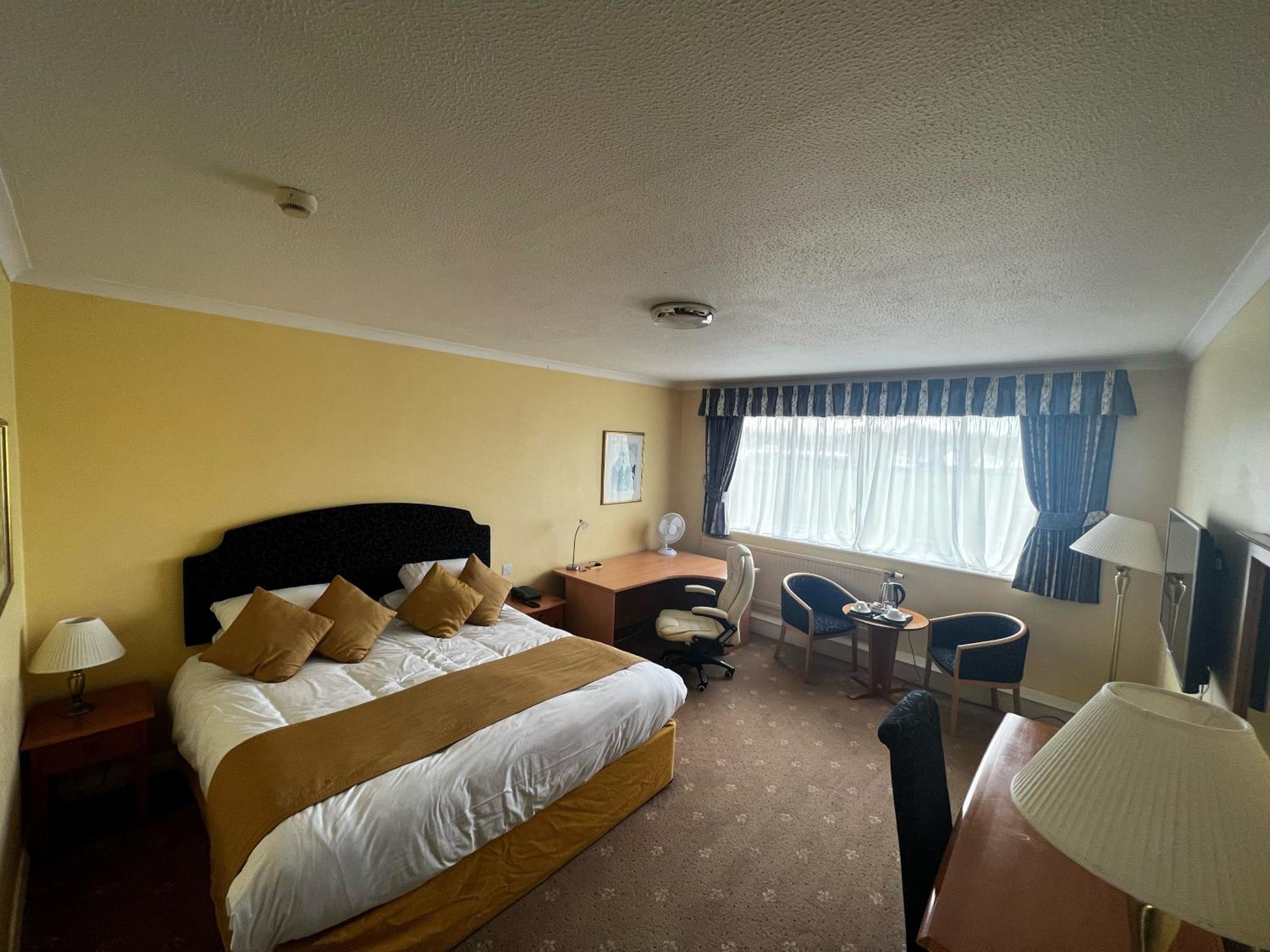 Superior King Room - Photo 5