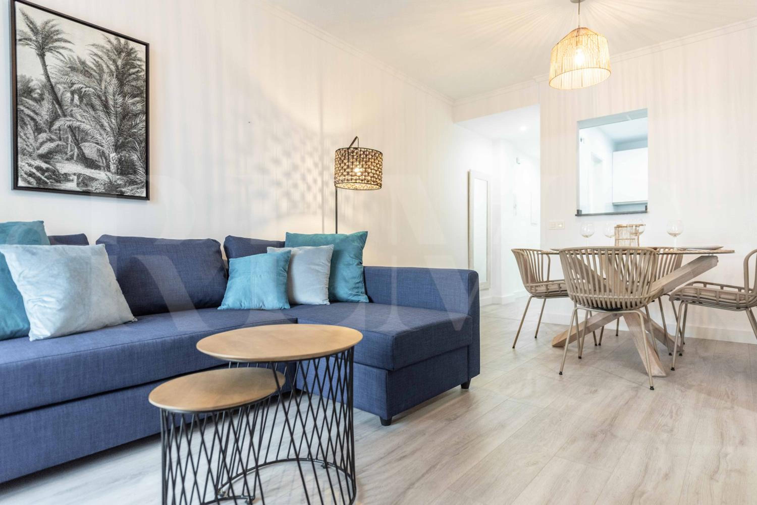 Apartamento con Balcón