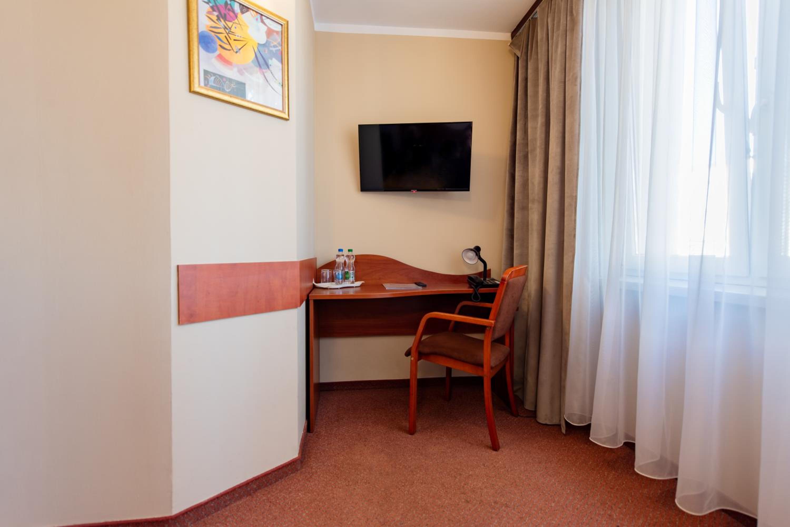 Double or Twin Room - Photo 2