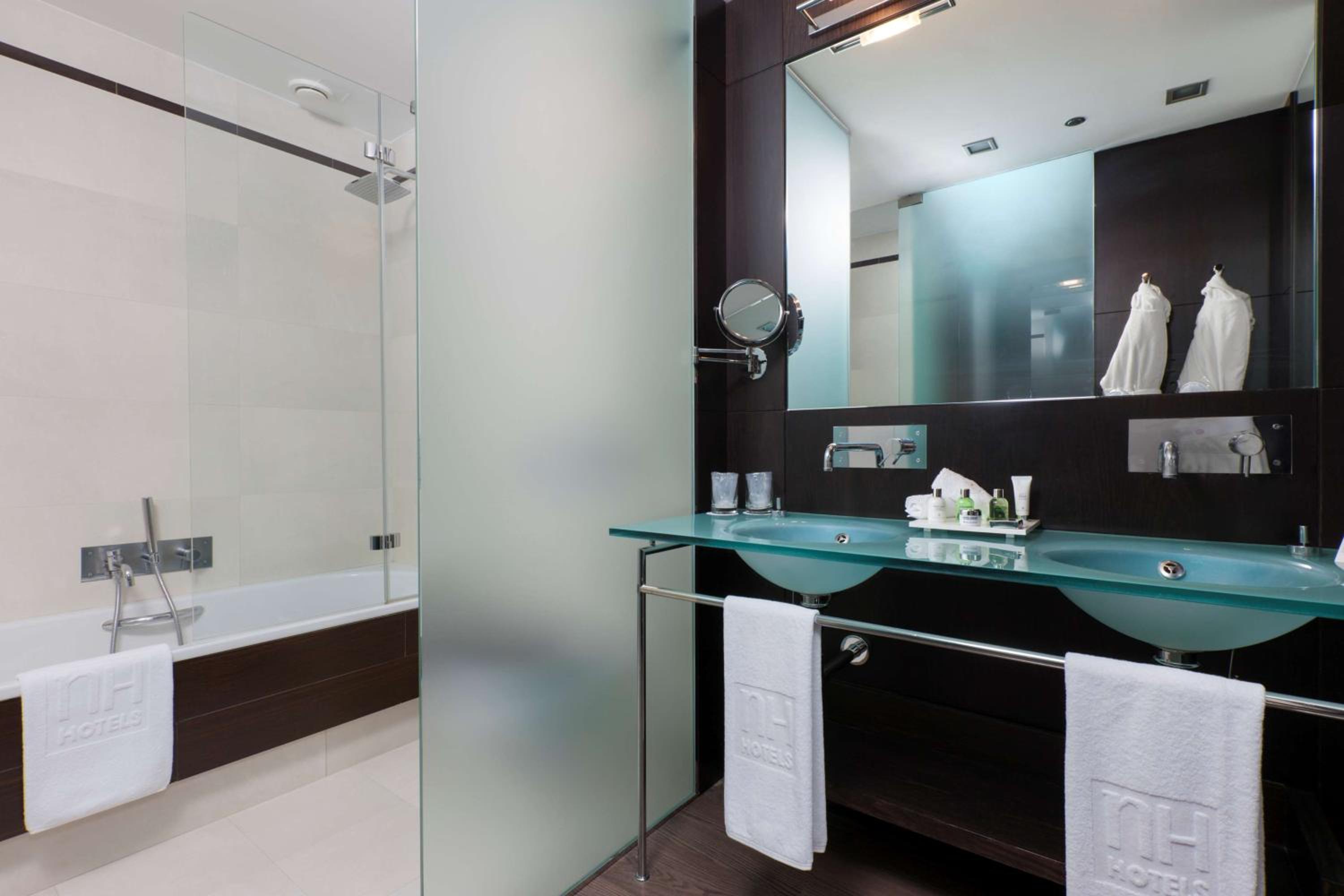 Superior Double or Twin Room - Photo 10