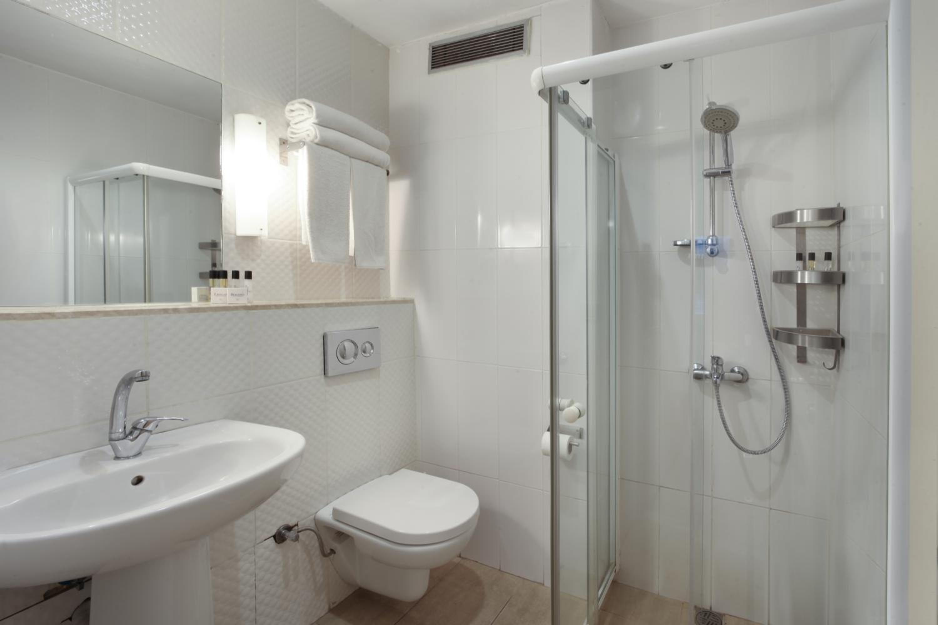 Studio Apartment photo 3