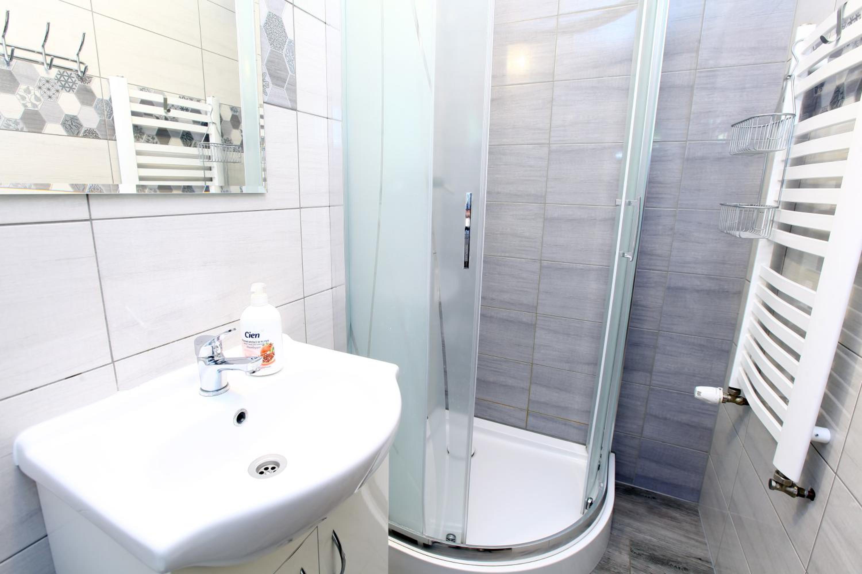 Triple Room with Private Bathroom - Photo 5