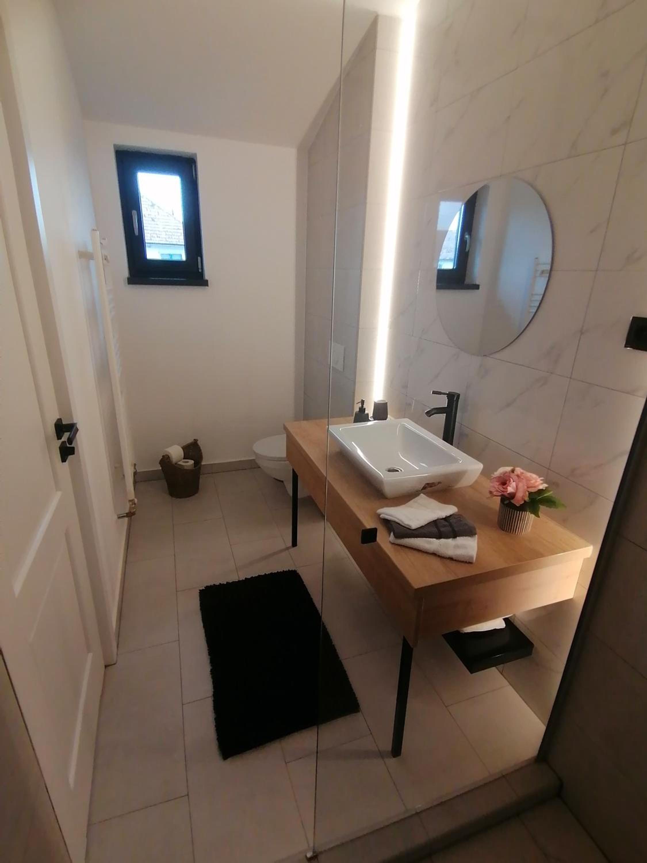Deluxe Room - Photo 11