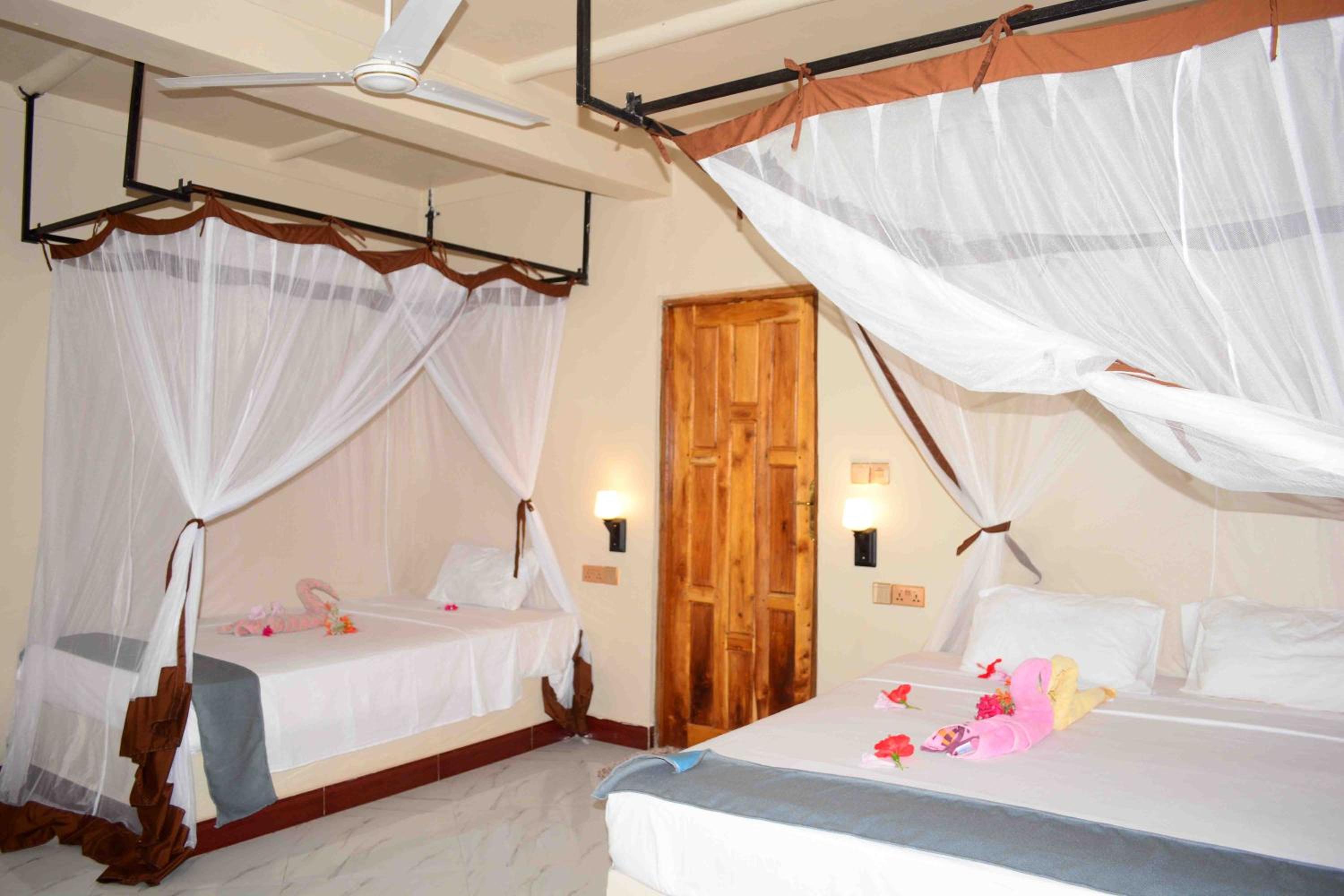 Deluxe Double or Twin Room - Photo 8