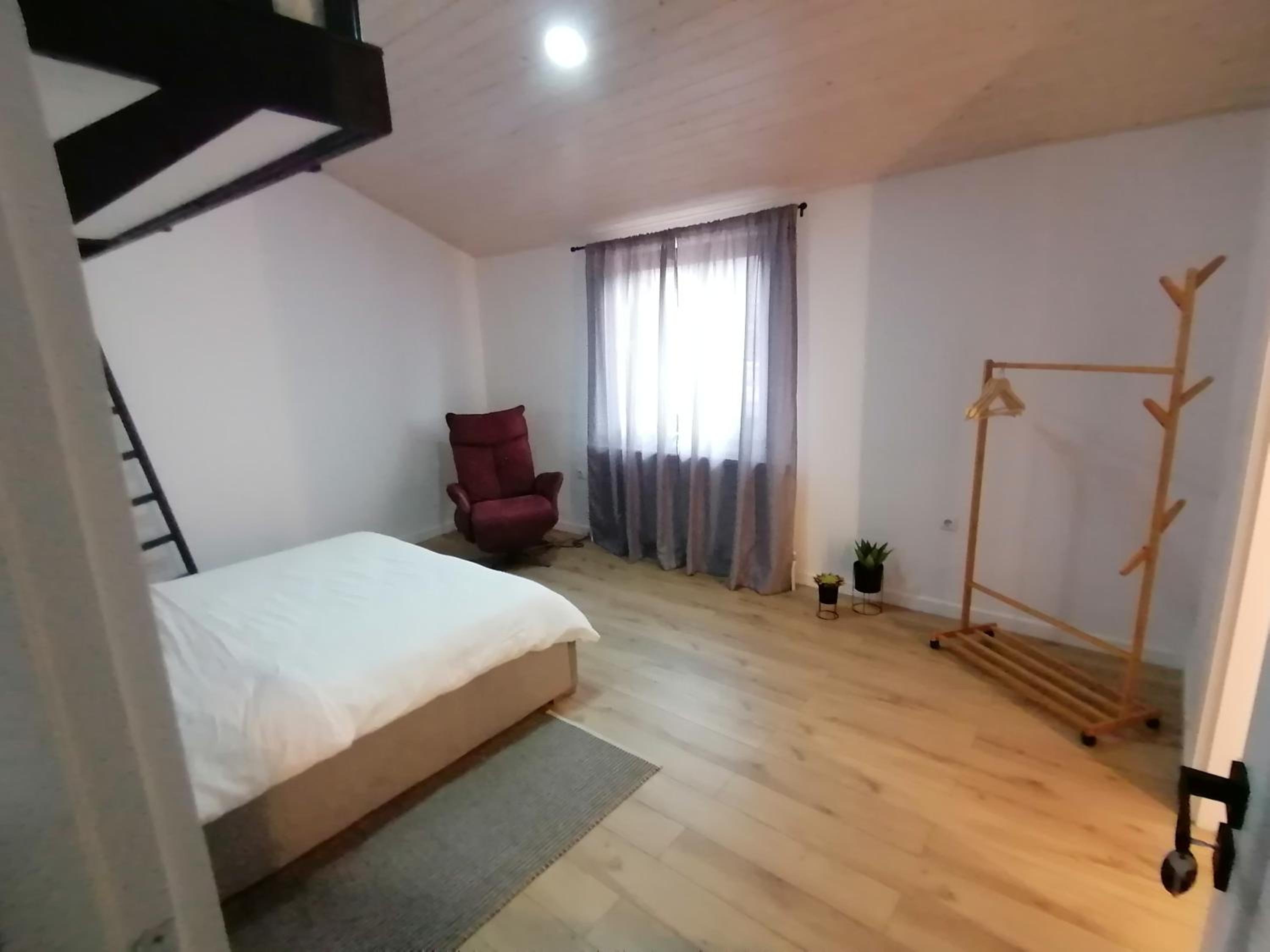 Family Room - Photo 8