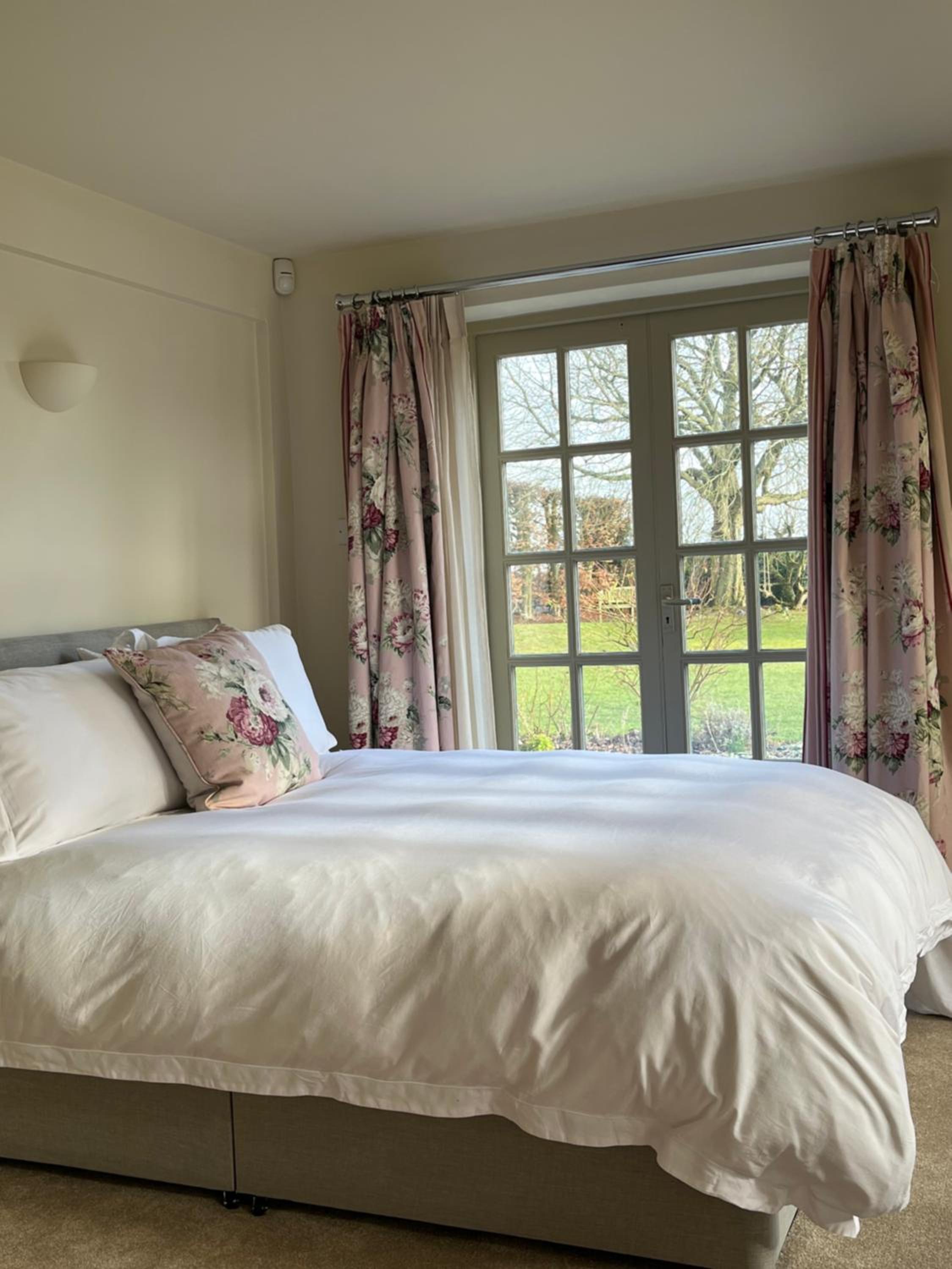 Deluxe King Room photo 1