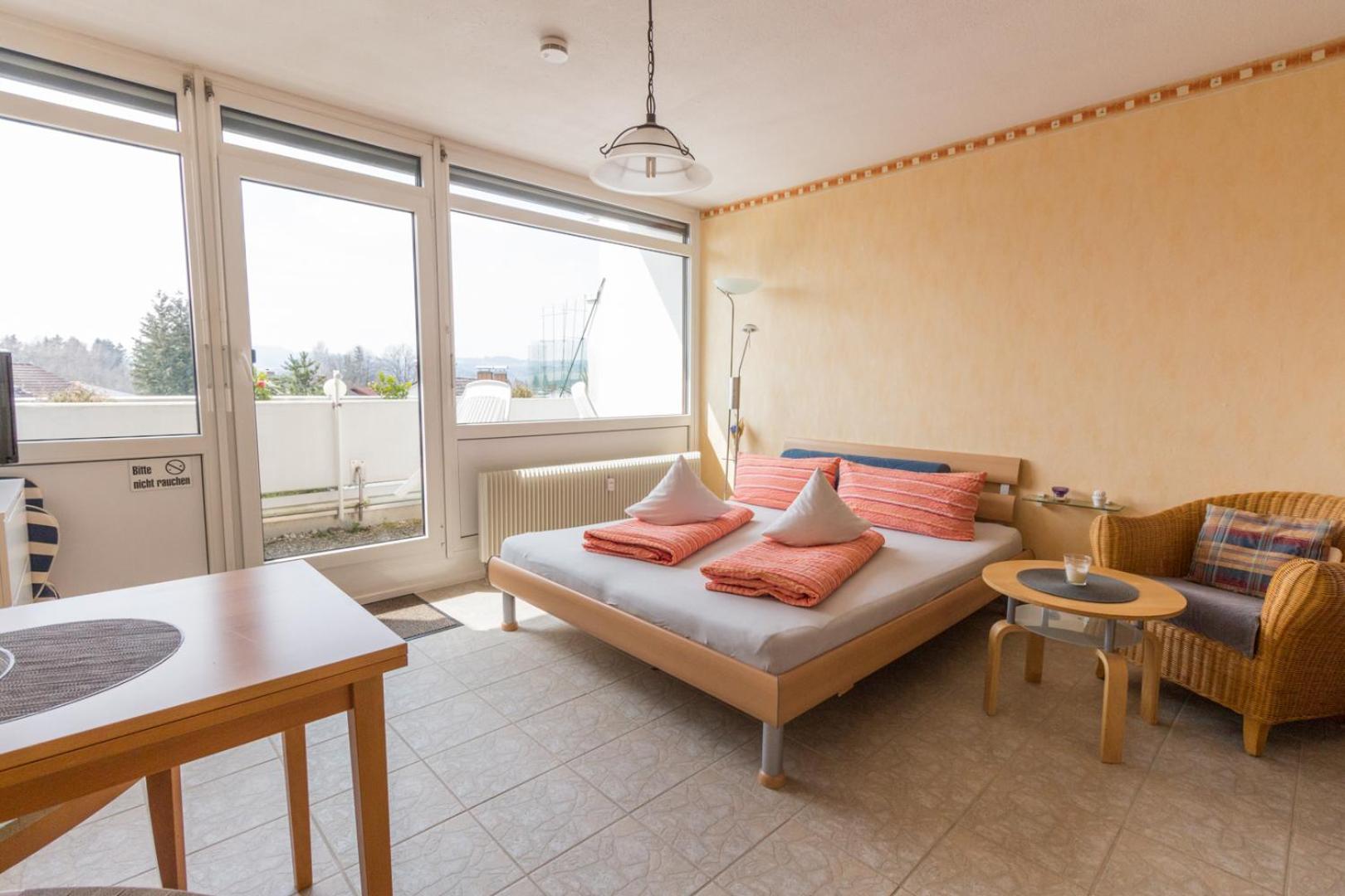 Apartment With Mountain View photo 2